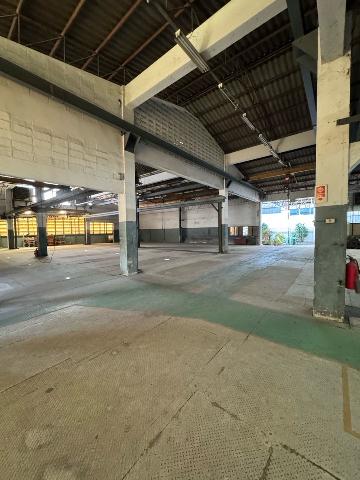 For RentFactoryBangna, Bearing, Lasalle : Factory for rent, 6-3-27 rai, area 7,000 square meters, has A.2 and A.6 licenses, used to have R.4 but canceled use, tenant must apply for a new one @ Bangna, Lasalle, Bearing, Bangkok