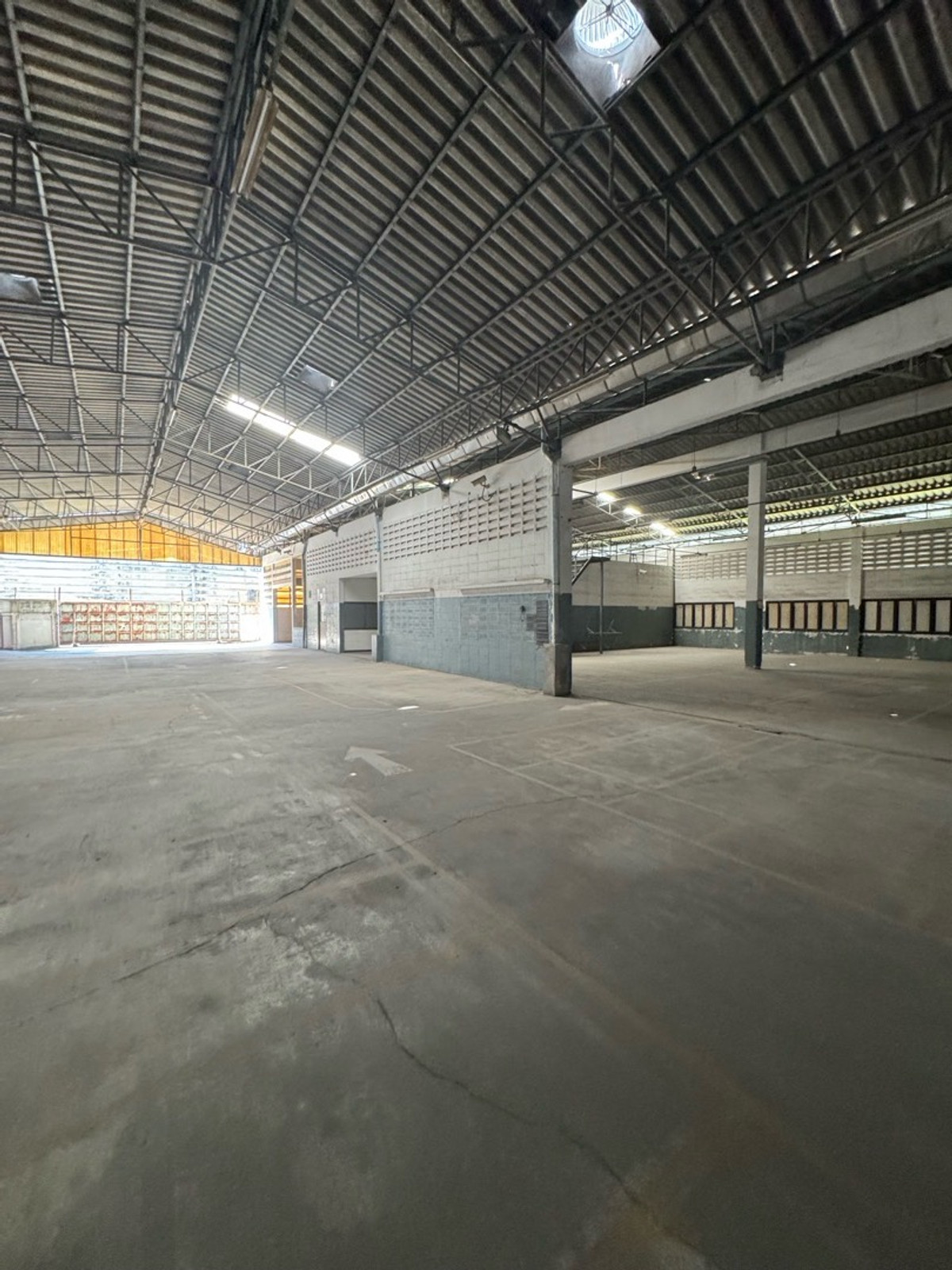 For RentFactoryBangna, Bearing, Lasalle : Factory for rent, 6-3-27 rai, area 7,000 square meters, has A.2 and A.6 licenses, used to have R.4 but canceled use, tenant must apply for a new one @ Bangna, Lasalle, Bearing, Bangkok