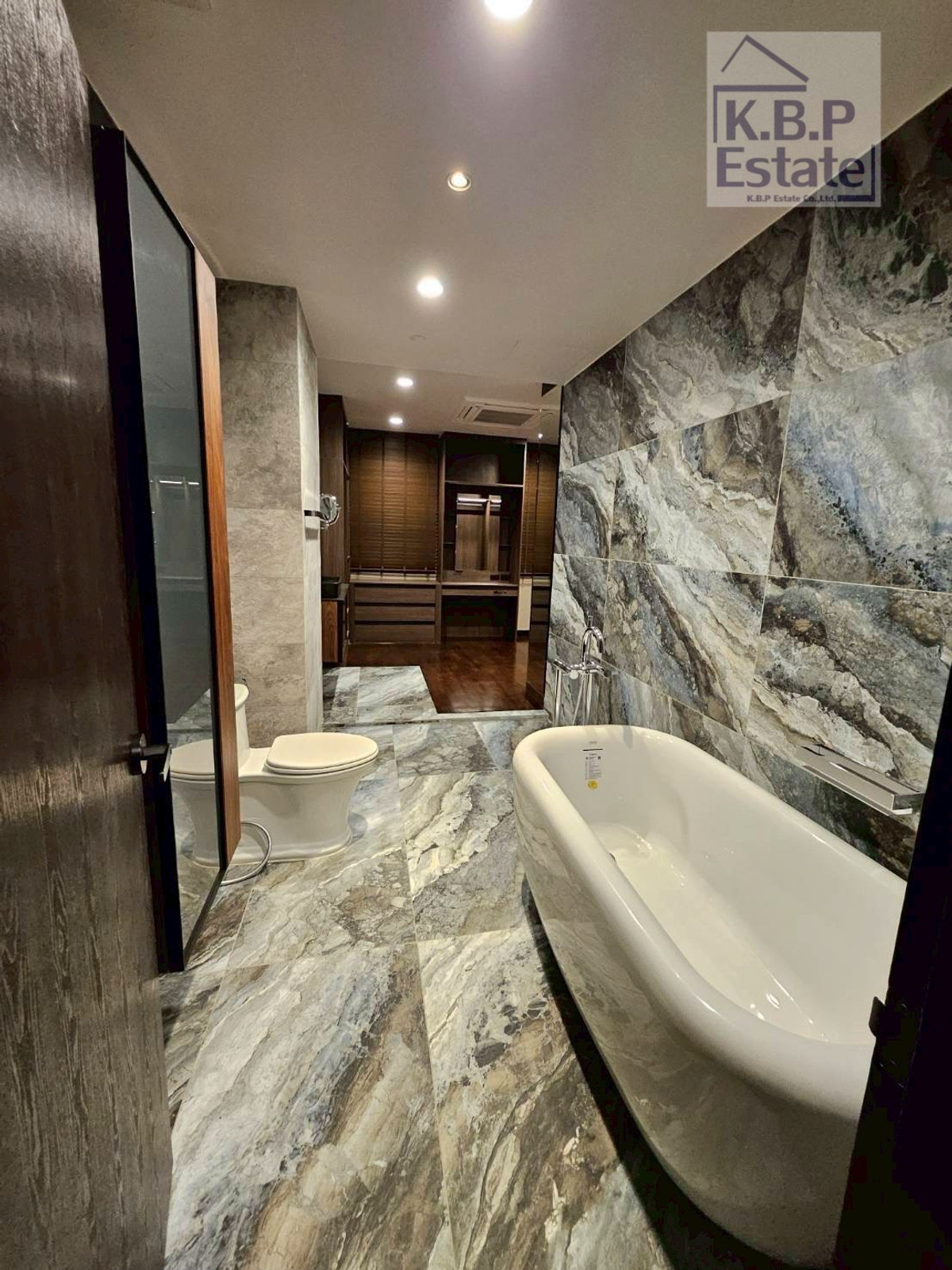 ทาวน์โฮมสุขุมวิท อโศก ทองหล่อ : ขาย / ให้เช่า บ้านกลางกรุง ทองหล่อ – บ้านทำใหม่ ใจกลางทองหล่อ ตกแต่งอย่างดีมากที่สุด ((พร้อมเข้าอยู่))