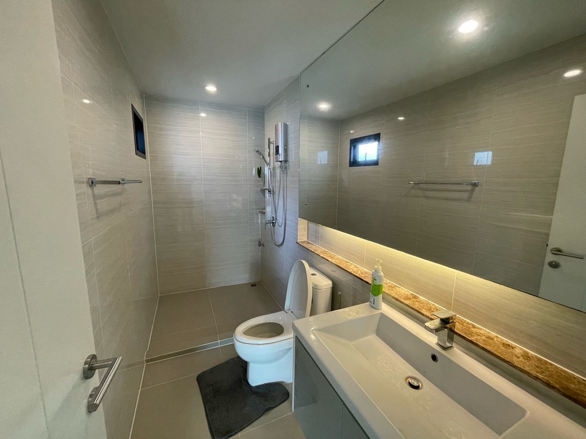 For RentHousePattanakan, Srinakarin : Single house for rent, Setthasiri Phatthanakan, 4 bedrooms, fully furnished, pets allowed.