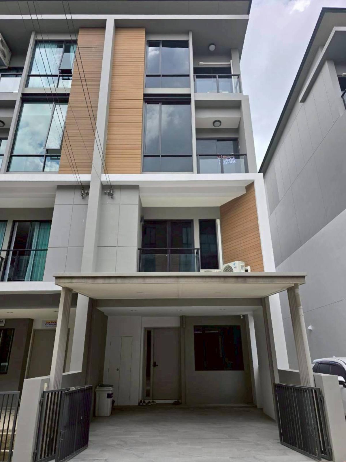 For SaleTownhomeKaset Nawamin,Ladplakao : For Sale Townhouse/Townhome  , Premium Place Ramintra 14 , corner unit , Tha Raeng , Bang Khen , Bangkok , CX-138201