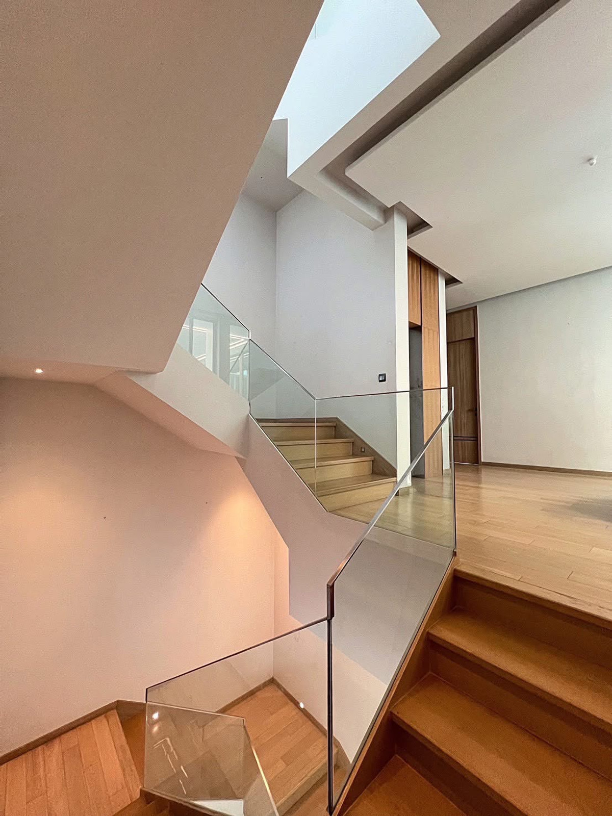 บ้านเลียบทางด่วนรามอินทรา : 📌 ปล่อยเช่า/ขาย VIVE เอกมัย-รามอินทรา บ้านเดี่ยวหรู 3 ชั้น