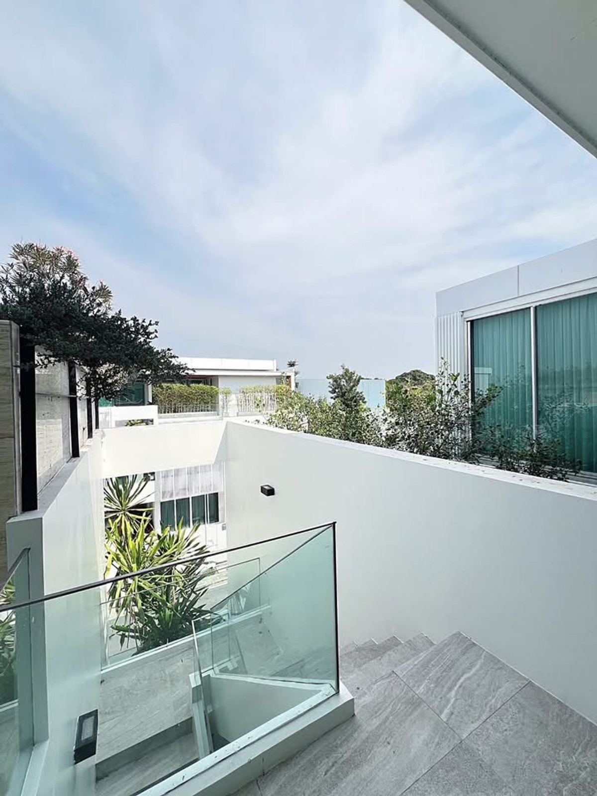 บ้านเลียบทางด่วนรามอินทรา : 📌 ปล่อยเช่า/ขาย VIVE เอกมัย-รามอินทรา บ้านเดี่ยวหรู 3 ชั้น