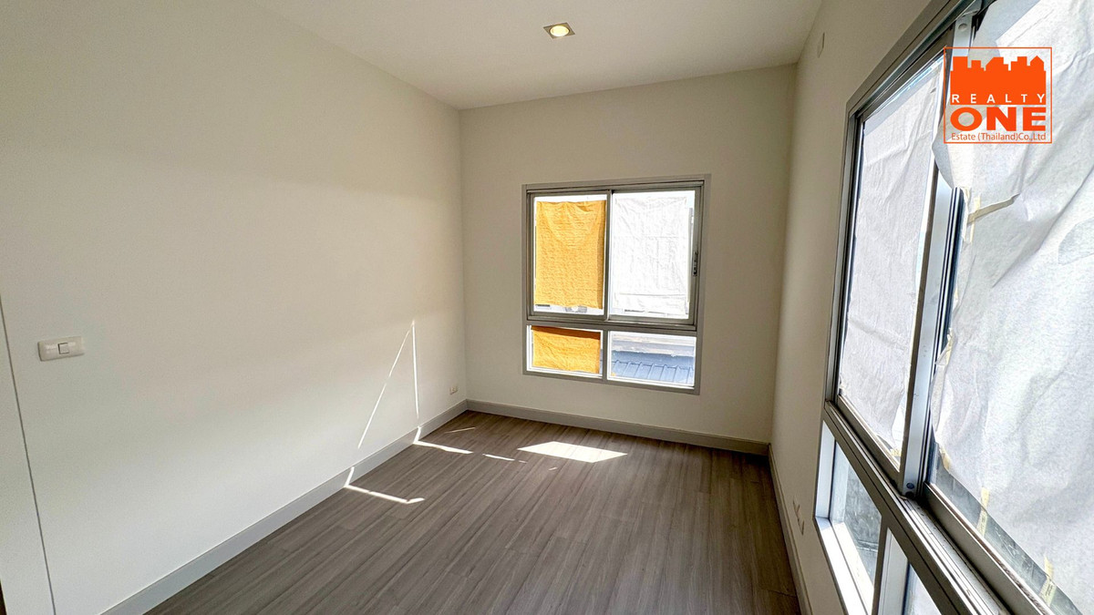 ขายทาวน์โฮมนวมินทร์ รามอินทรา : ขายทาวน์เฮาส์ 3 ชั้น หลังมุม สัมมากร อเวนิว รามอินทรา-วงแหวน บ้านใหม่ไม่เคยอยู่