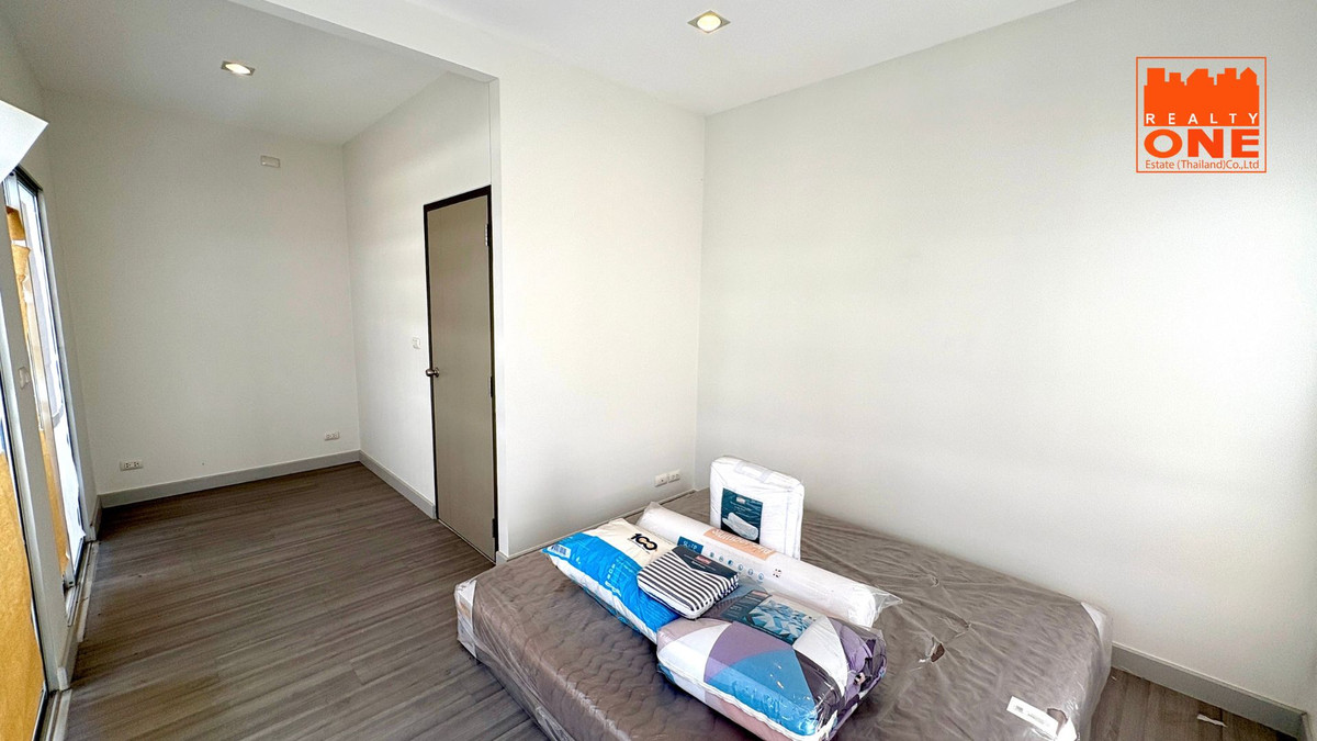 ขายทาวน์โฮมนวมินทร์ รามอินทรา : ขายทาวน์เฮาส์ 3 ชั้น หลังมุม สัมมากร อเวนิว รามอินทรา-วงแหวน บ้านใหม่ไม่เคยอยู่