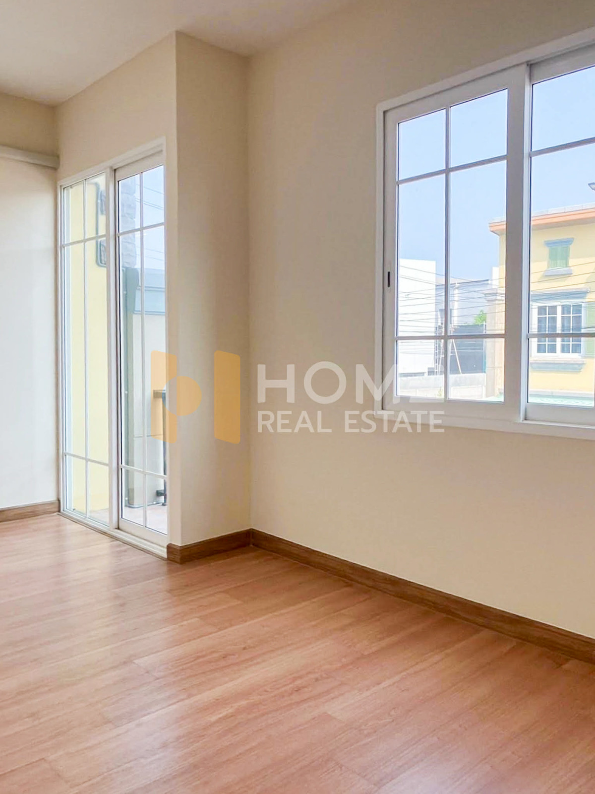 ขายทาวน์โฮมบางแค เพชรเกษม :  โกลเด้น ทาวน์ 2 บางแค / 3 ห้องนอน (ขายพร้อมผู้เช่า),  Golden Town 2 Bangkhae / 3 Bedrooms (SALE WITH TENANT) BALL190