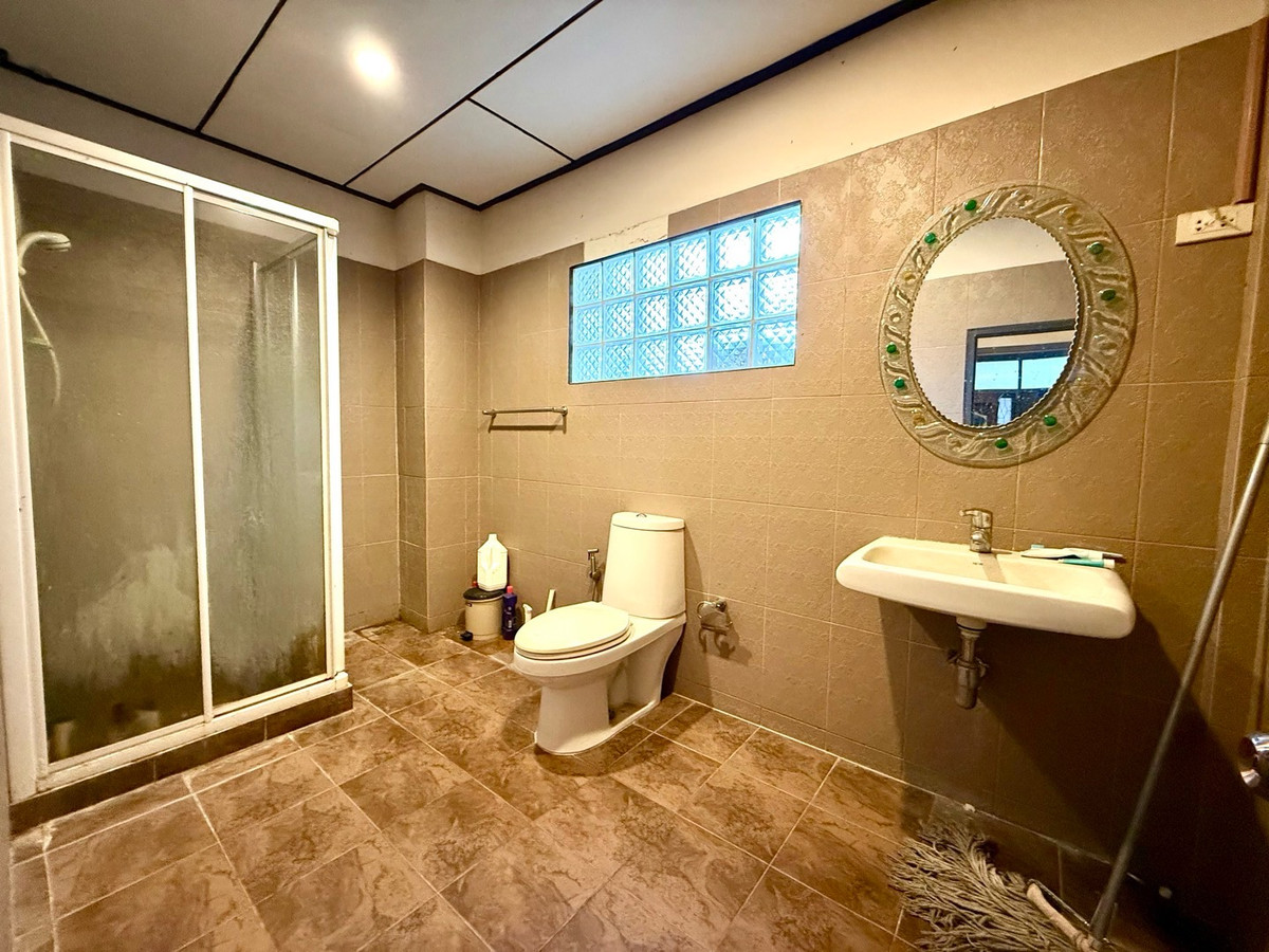 ให้เช่าบ้านสุขุมวิท อโศก ทองหล่อ : RENT บ้านเดี่ยวซอยสุขุมวิท 26  5 นอน 4 น้ำ สงบ ปลอดภัย จอดรถ 2-3 คัน 