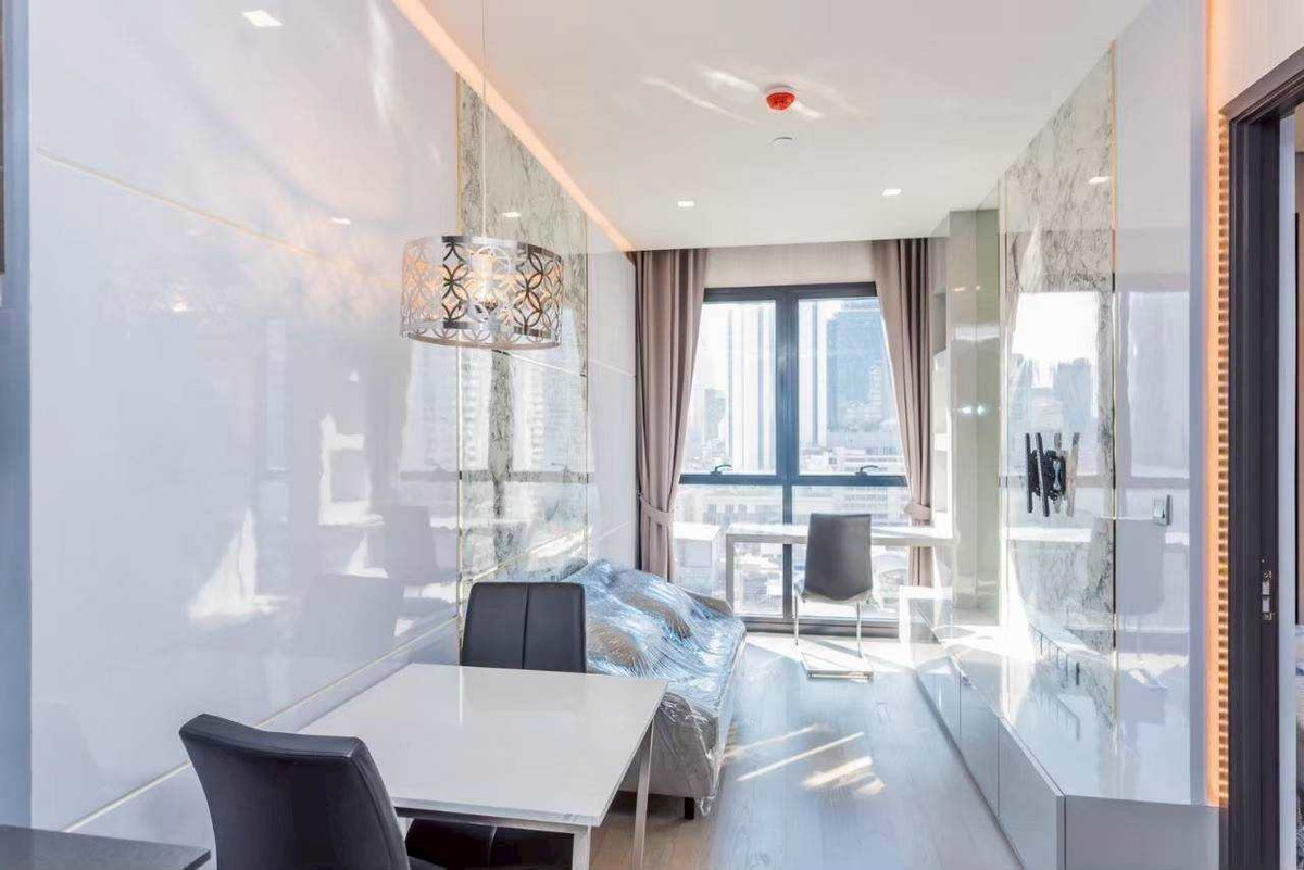 ให้เช่าคอนโดพระราม 9 เพชรบุรีตัดใหม่ RCA : shton Asoke – Luxury Condominium at the Heart of Bangkok CBD  คอนโดลักชัวรีระดับไอคอน ทำเลยุทธศาสตร์ “อโศก–สุขุมวิท” เดินถึงรถไฟฟ้า MRT และ BTS แบบไม่ต้องพึ่งรถ เดินทางง่าย ทำงานสะดวก และรายล้อมด้วยห้าง