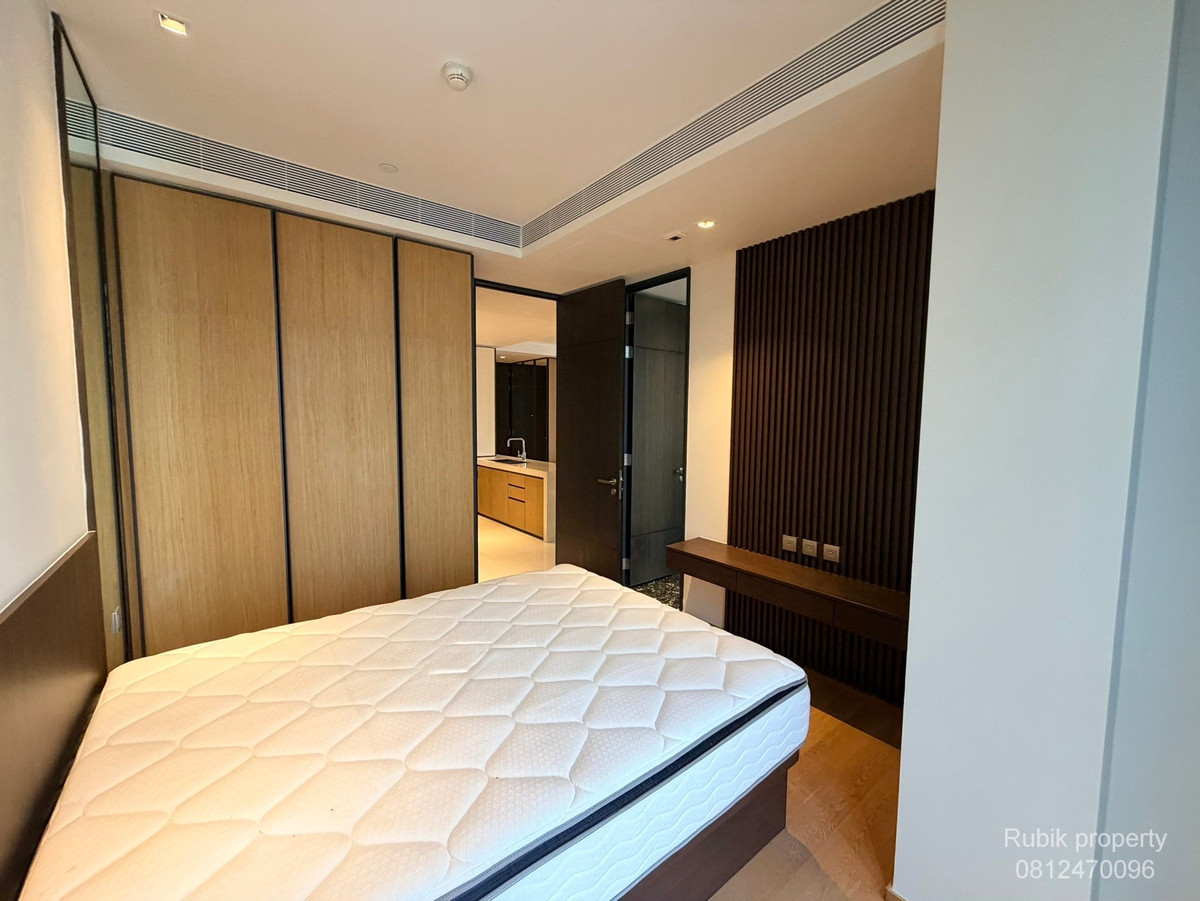 For RentCondoSukhumvit, Asoke, Thonglor : ✨ BEATNIQ Sukhumvit 32 — Ultra Luxury Corner Unit | RB1490 2+1 Bedrooms • 3 Bathrooms • 110 sqm • 10th floor | High ceiling, open view, Rare Item room