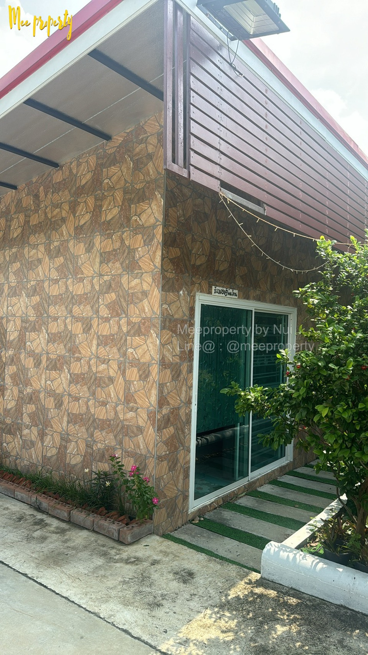 For SaleHotel&Apartment BusinessNakhon Pathom : Land for sale with business, 2 rai 46 sq m. at Naraphirom Subdistrict, Bang Len, Nakhon Pathom. No flooding. Monthly rental ready to generate continuous income!  ME-221