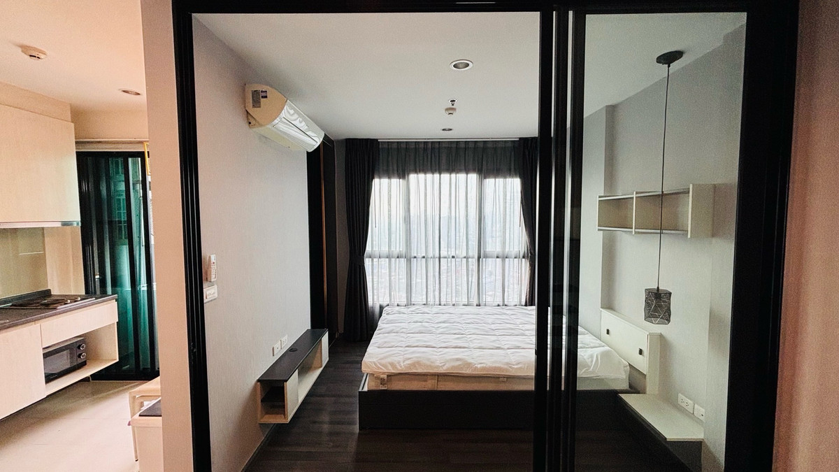 For RentCondoOnnut, Udomsuk : Condo for rent, The Base Park West, 37th floor.