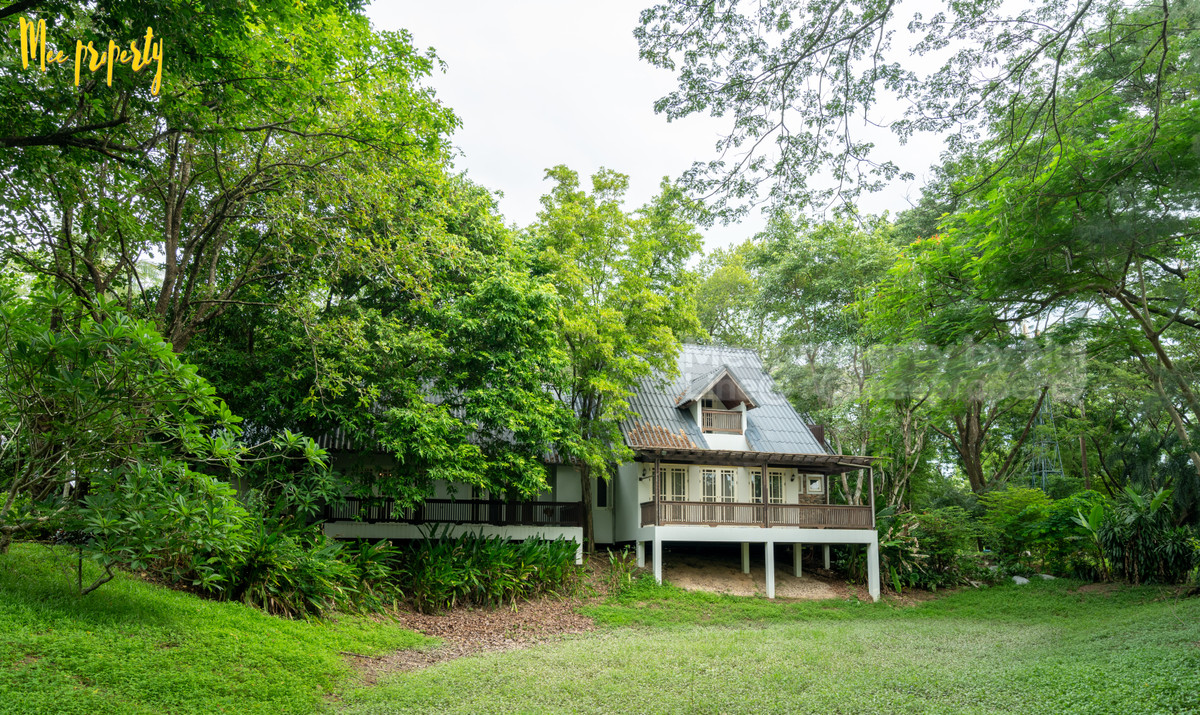 ขายที่ดินสระบุรี : 🌿 #ขายที่ดินพร้อมสิ่งปลูกสร้าง พื้นที่: 13 ไร่ 1 งาน 26 ตร.ว.  ติดลำธาร วิวภูเขา ธรรมชาติสุดๆ ทำเลดีมาก! 🌿 💥 ที่ดินและสิ่งปลูกสร้างพร้อมวิวสวย ที่แก่งคอย ชะอมสระบุรี ME-222