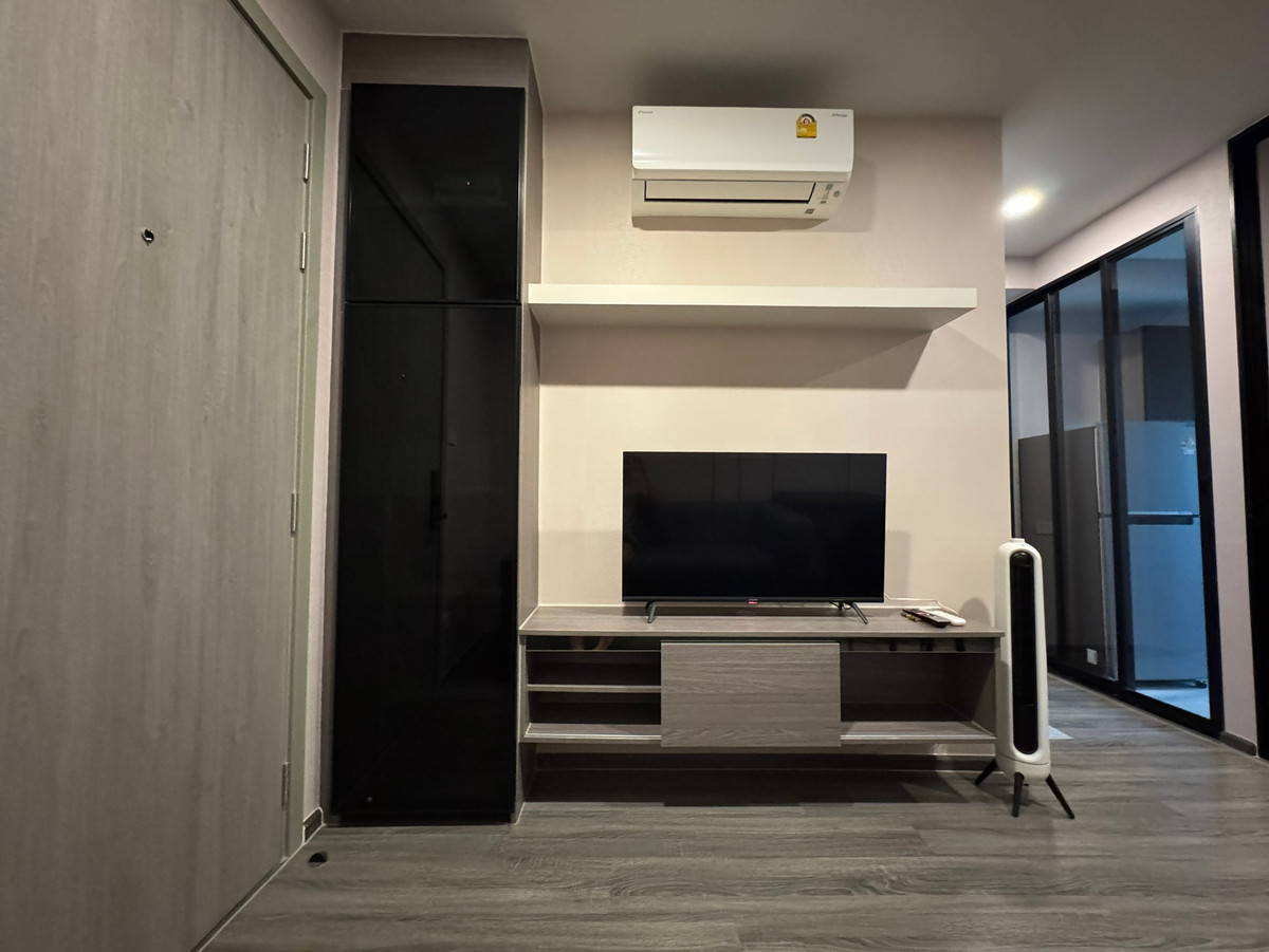 For RentCondoLadprao, Central Ladprao : The origin Lat Phrao 15, new room, never rented out.