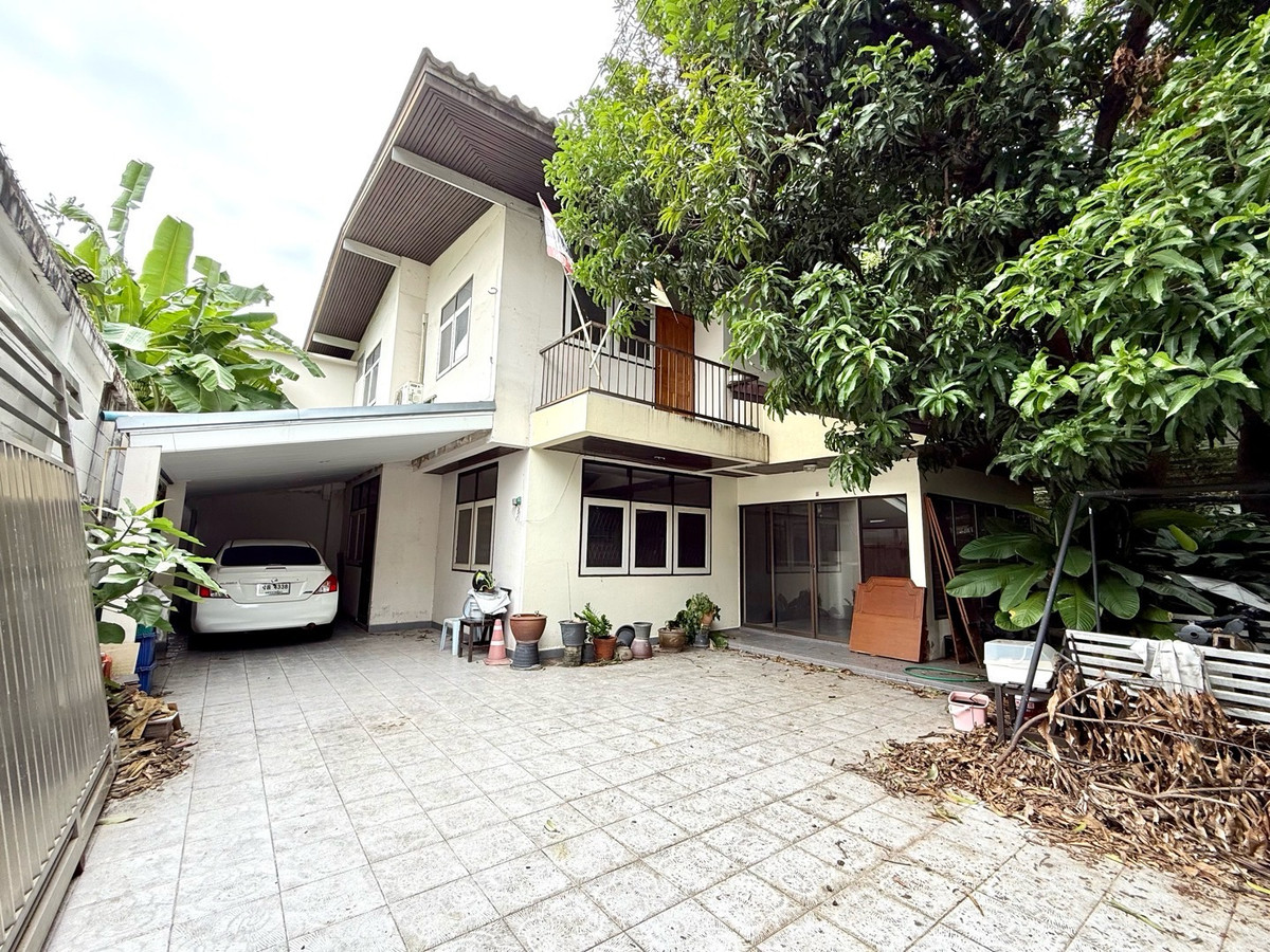 ให้เช่าบ้านสุขุมวิท อโศก ทองหล่อ : RENT บ้านเดี่ยวซอยสุขุมวิท 26  5 นอน 4 น้ำ สงบ ปลอดภัย จอดรถ 2-3 คัน 