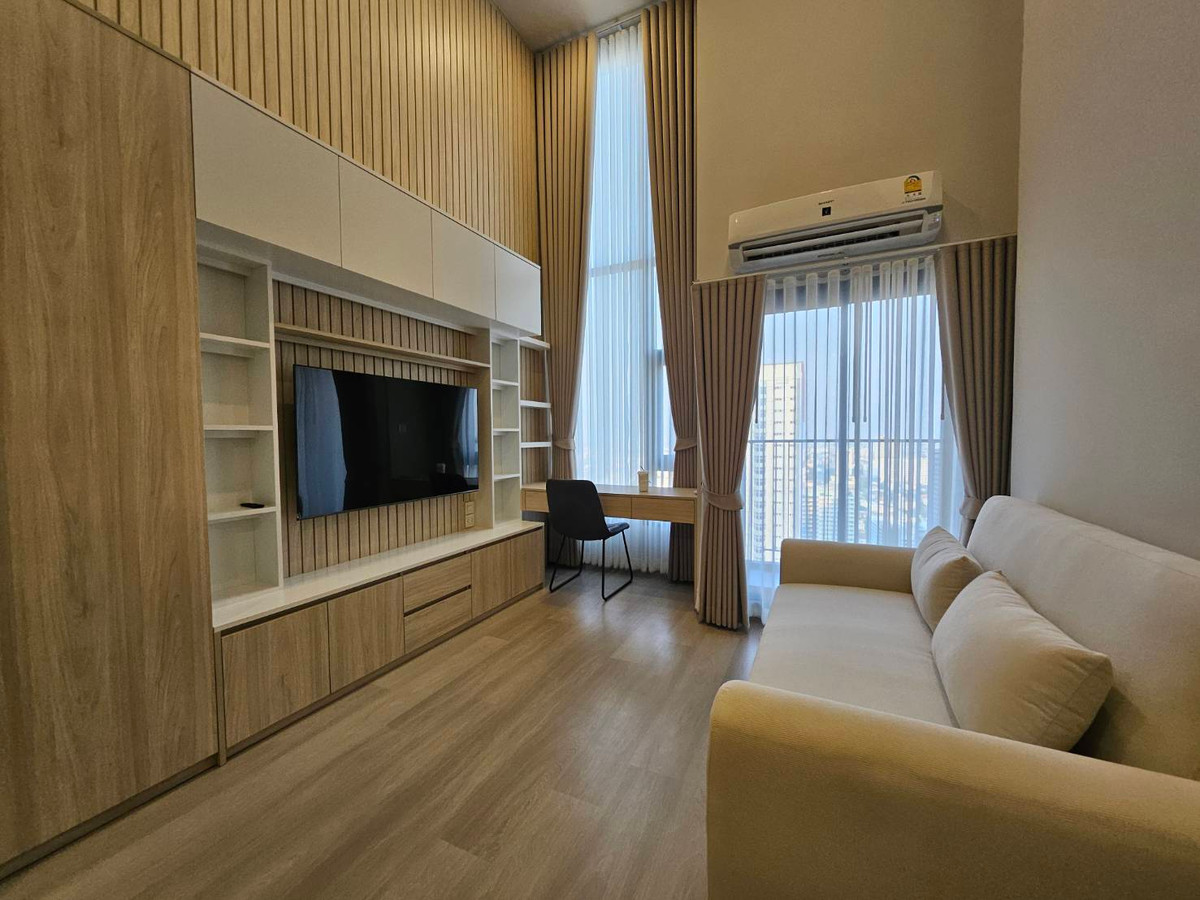 ให้เช่าคอนโดลาดพร้าว เซ็นทรัลลาดพร้าว : (for rent) Life Phahon-Ladprao ห้อง Vertiplex ชั้นสูง ใกล้รถไฟฟ้า BTS ห้าแยกลาดพร้าว และ MRT พหลโยธิน