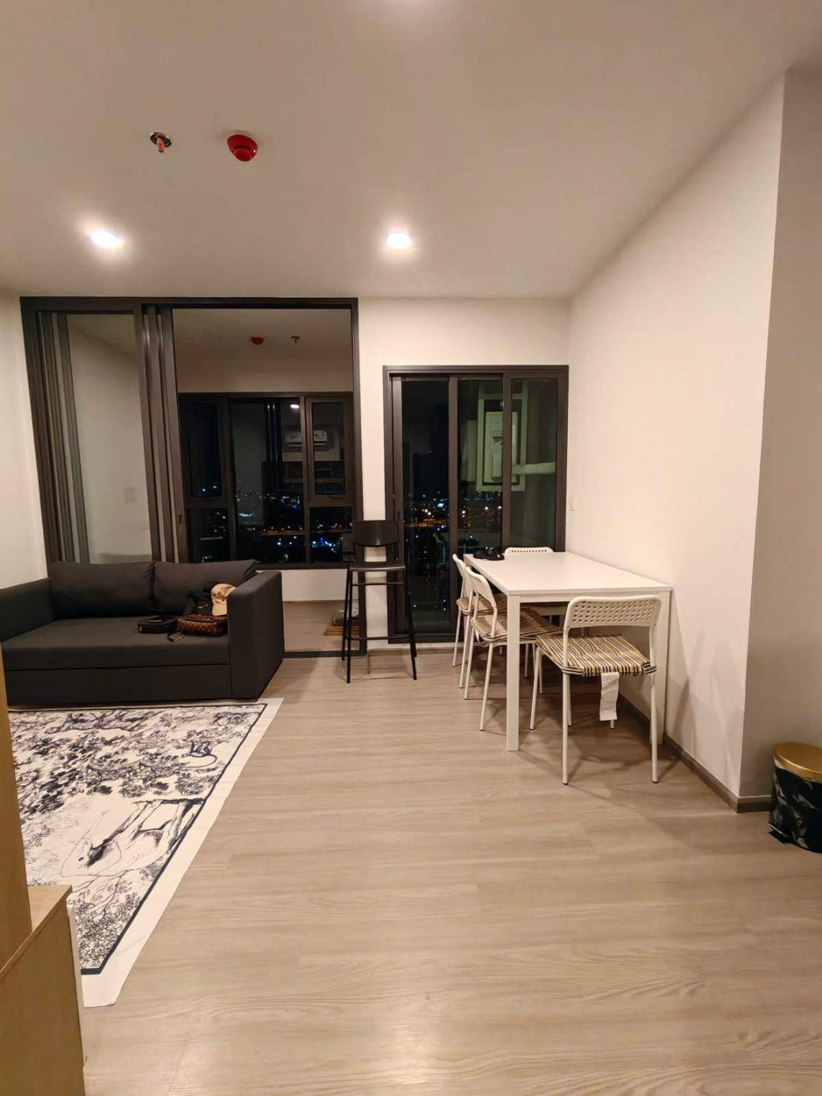 For RentCondoKhlongtoei, Kluaynamthai : 📢for rent | Aspire Sukhumvit-Rama 4 📍Next to Rama 4 Road, near BTS Phra Khanong and Ekamai.