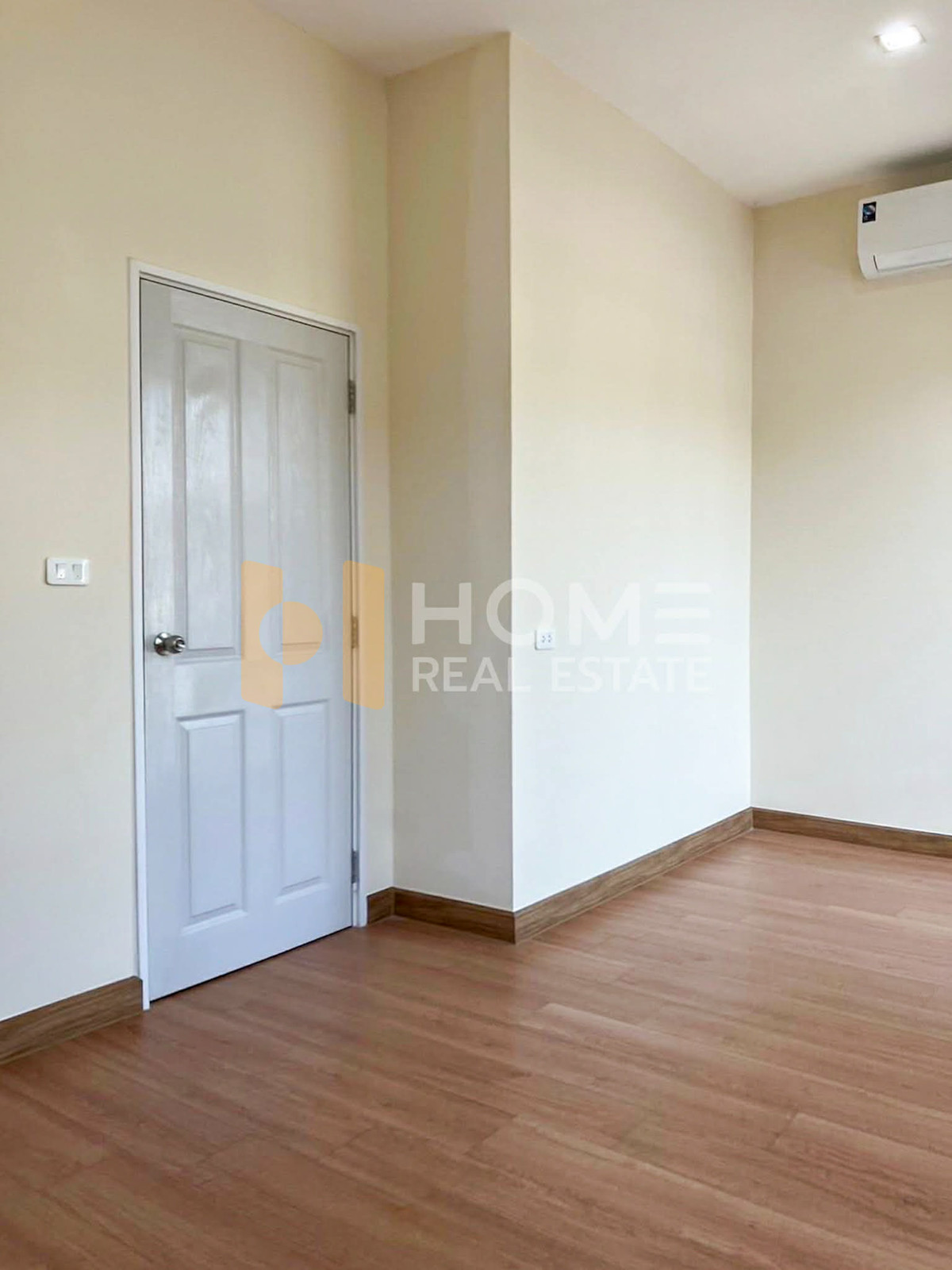 ขายทาวน์โฮมบางแค เพชรเกษม :  โกลเด้น ทาวน์ 2 บางแค / 3 ห้องนอน (ขายพร้อมผู้เช่า),  Golden Town 2 Bangkhae / 3 Bedrooms (SALE WITH TENANT) BALL190