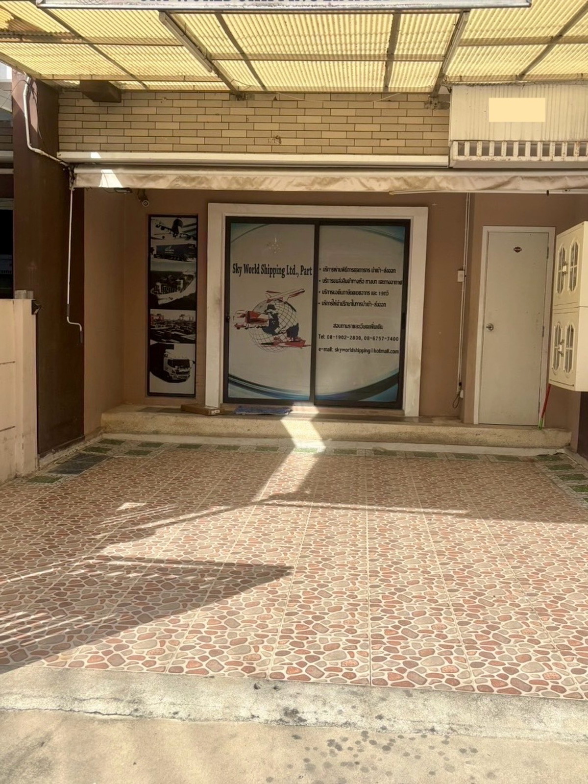 ขายทาวน์โฮมอ่อนนุช อุดมสุข : ขายทาวน์โฮมหรู 3 ชั้น บ้านฟังก์ชันเต็ม พื้นที่ใช้สอยกว้าง เหมาะทั้งอยู่อาศัยและทำโฮมออฟฟิศ เดินทางง่าย