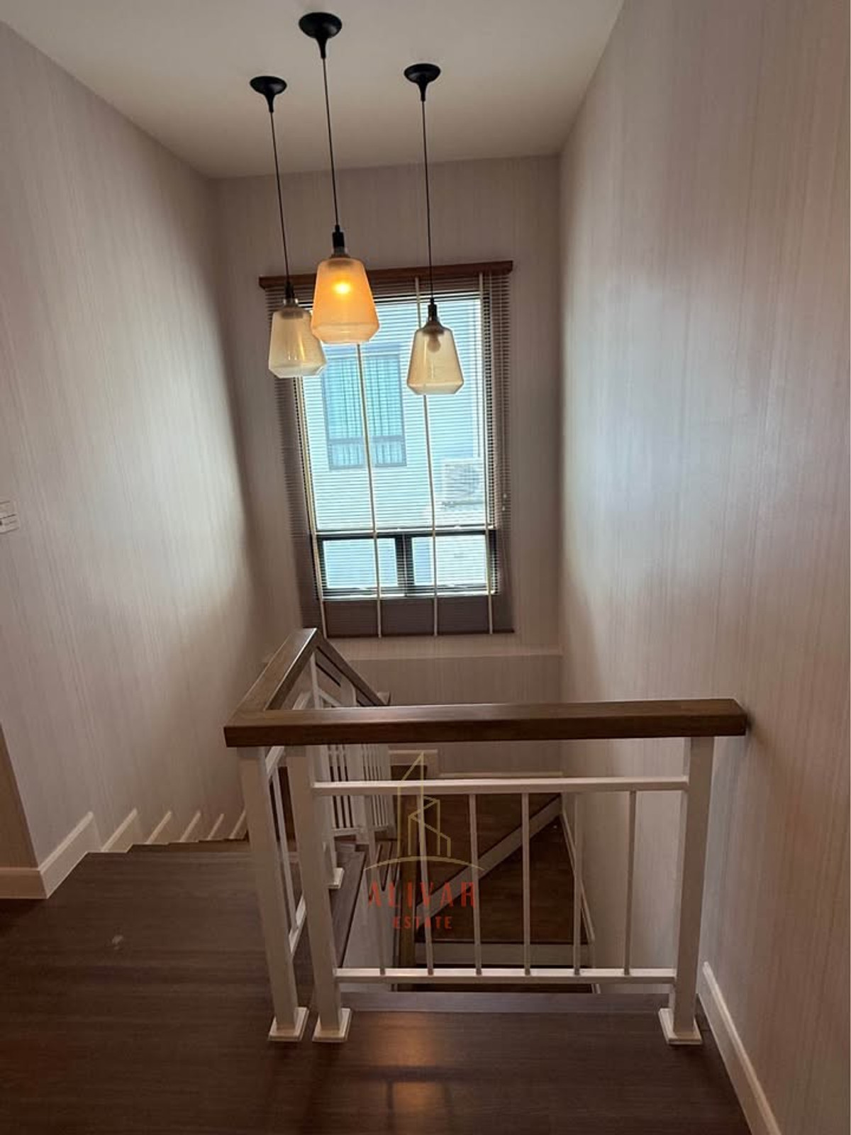 For RentHousePattanakan, Srinakarin : RH121125 For rent, 2-story detached house, 4 bedrooms, newly renovated at Setthasiri Pattanakarn.