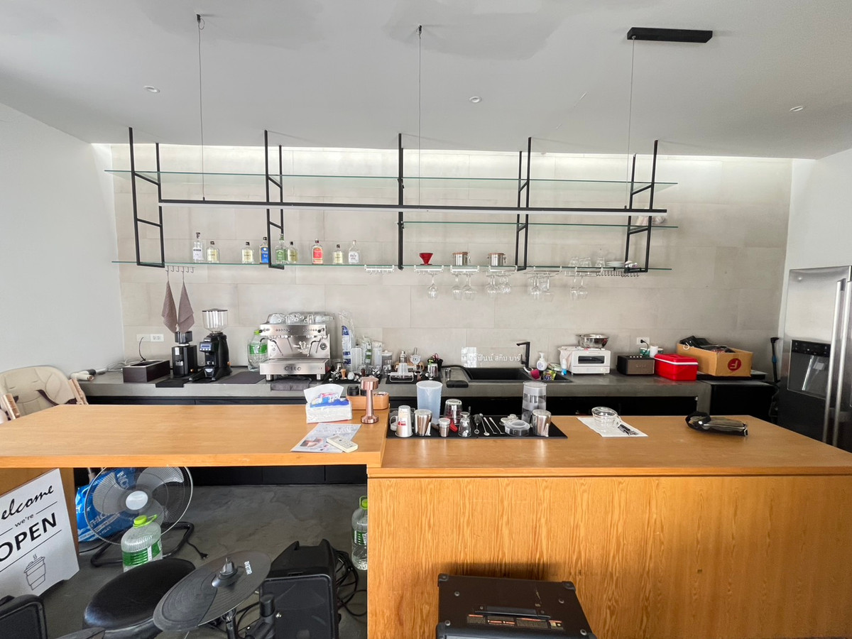 For LeaseholdLandChokchai 4, Ladprao 71, Ladprao 48, : ✨ Business for sale: “Cafe + Skimboard area”, prime location, Chokchai 4, Soi 54, Intersection 2, lease only 350,000 baht (negotiable), rent 25,000 baht/month, area 72 square wah – very suitable for a lifestyle business.