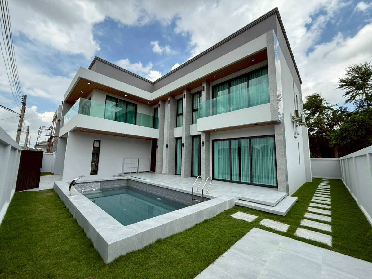 For SaleHousePattaya, Bangsaen, Chonburi : Impress House Village / 5 Bedrooms (For Sale), Impress House Village / 5 Bedrooms (FOR SALE) BEWN024