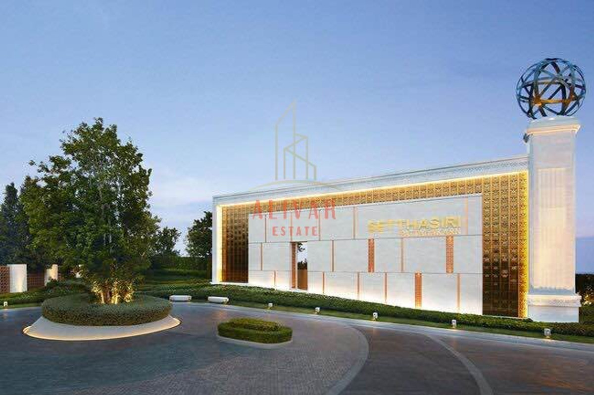 For RentHousePattanakan, Srinakarin : RH121125 For rent, 2-story detached house, 4 bedrooms, newly renovated at Setthasiri Pattanakarn.