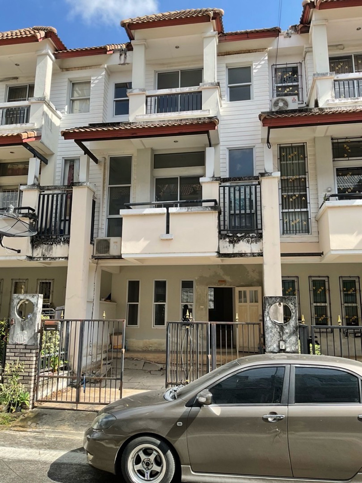 ขายทาวน์โฮมพระราม 5 ราชพฤกษ์ บางกรวย : ❗️ขายทาวน์โฮม 3 ชั้น หมู่บ้านนารารมย์ บางกรวย