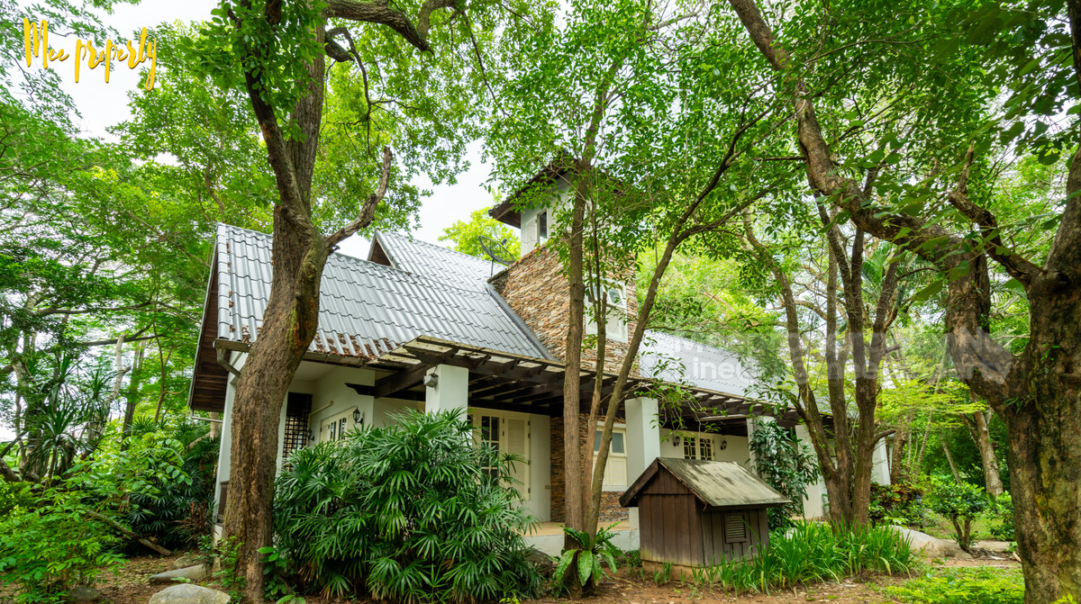 ขายที่ดินสระบุรี : 🌿 #ขายที่ดินพร้อมสิ่งปลูกสร้าง พื้นที่: 13 ไร่ 1 งาน 26 ตร.ว.  ติดลำธาร วิวภูเขา ธรรมชาติสุดๆ ทำเลดีมาก! 🌿 💥 ที่ดินและสิ่งปลูกสร้างพร้อมวิวสวย ที่แก่งคอย ชะอมสระบุรี ME-222