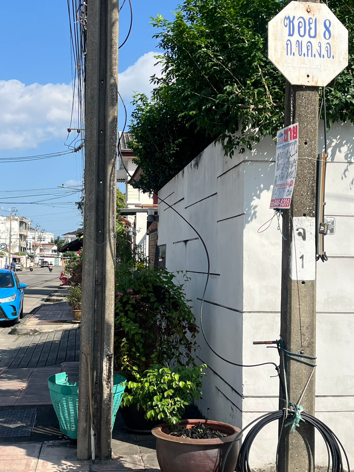 For LeaseholdLandChokchai 4, Ladprao 71, Ladprao 48, : ✨ Business for sale: “Cafe + Skimboard area”, prime location, Chokchai 4, Soi 54, Intersection 2, lease only 350,000 baht (negotiable), rent 25,000 baht/month, area 72 square wah – very suitable for a lifestyle business.