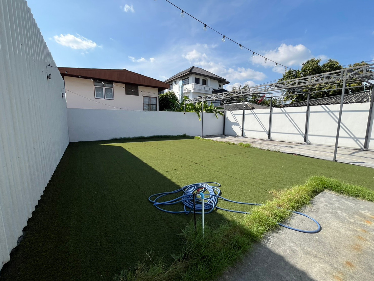 For LeaseholdLandChokchai 4, Ladprao 71, Ladprao 48, : ✨ Business for sale: “Cafe + Skimboard area”, prime location, Chokchai 4, Soi 54, Intersection 2, lease only 350,000 baht (negotiable), rent 25,000 baht/month, area 72 square wah – very suitable for a lifestyle business.