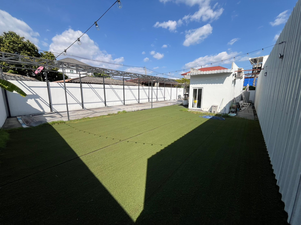 For LeaseholdLandChokchai 4, Ladprao 71, Ladprao 48, : ✨ Business for sale: “Cafe + Skimboard area”, prime location, Chokchai 4, Soi 54, Intersection 2, lease only 350,000 baht (negotiable), rent 25,000 baht/month, area 72 square wah – very suitable for a lifestyle business.