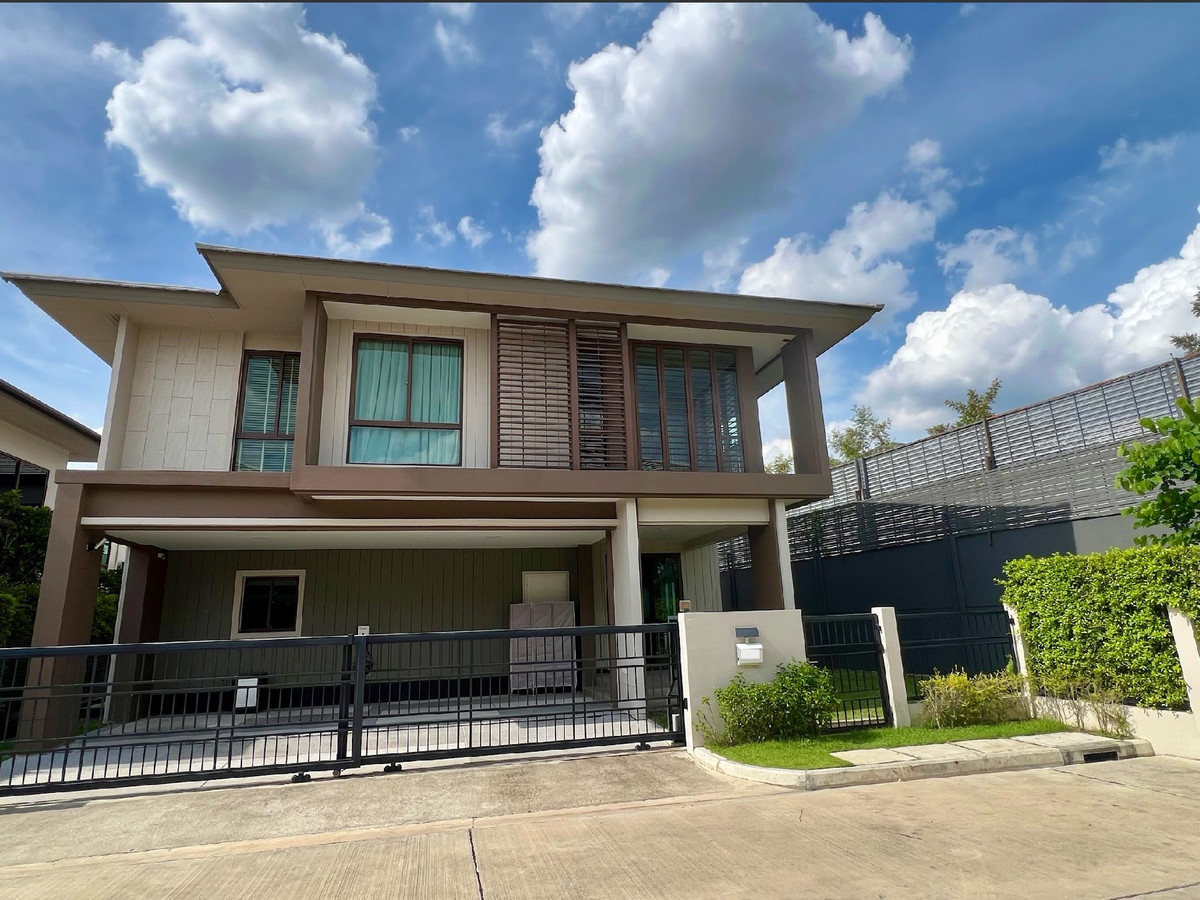 ให้เช่าบ้านพัฒนาการ ศรีนครินทร์ : ให้เช่าบ้านเดี่ยว Burasiri Krungthep Kreetha | หลังริม พื้นที่สวนใหญ่ | ตกแต่งครบ พร้อมเข้าอยู่ | Pet Friendly