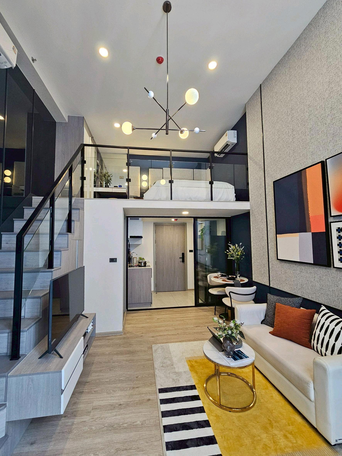 ขายคอนโดปิ่นเกล้า จรัญสนิทวงศ์ : 📍ราคา Hot Deal ห้องเพดานสูง📍
เลี้ยงสัตว์ไม่ต้องแอบ 🐶🐱