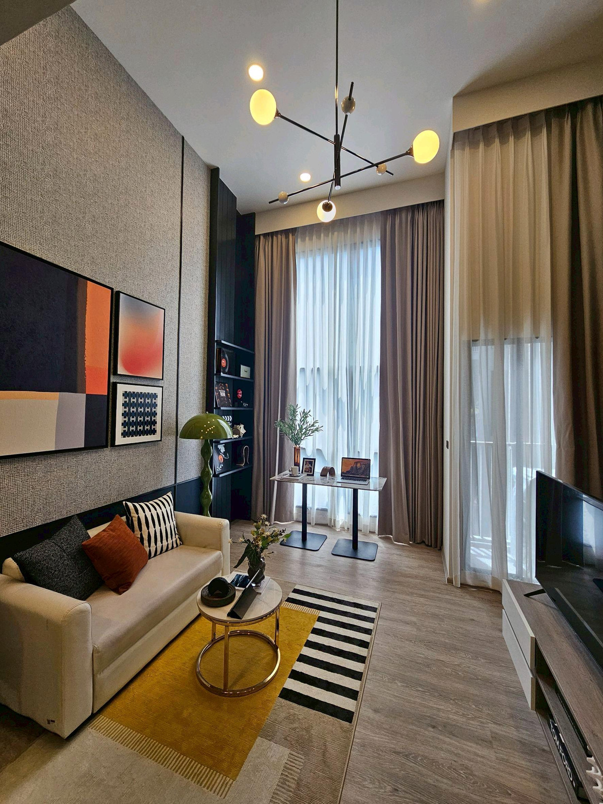 For SaleCondoPinklao, Charansanitwong : 📍Hot Deal price for high ceiling room📍Raising animals doesn't have to be secretive 🐶🐱