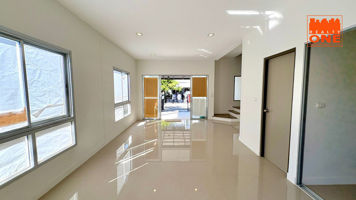 ขายทาวน์โฮมนวมินทร์ รามอินทรา : ขายทาวน์เฮาส์ 3 ชั้น หลังมุม สัมมากร อเวนิว รามอินทรา-วงแหวน บ้านใหม่ไม่เคยอยู่