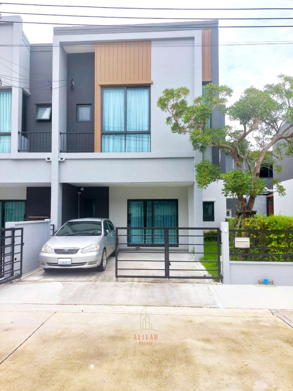 For RentTownhomeBangna, Bearing, Lasalle : RH120825 For rent, 2-story townhome, 3 bedrooms at Pleno Sukhumvit-Bangna 2.