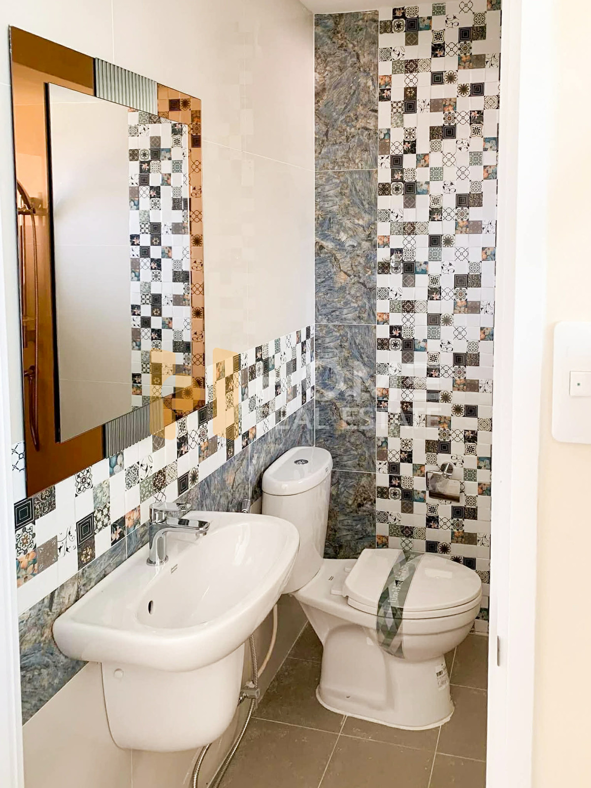 ขายทาวน์โฮมบางแค เพชรเกษม :  โกลเด้น ทาวน์ 2 บางแค / 3 ห้องนอน (ขายพร้อมผู้เช่า),  Golden Town 2 Bangkhae / 3 Bedrooms (SALE WITH TENANT) BALL190