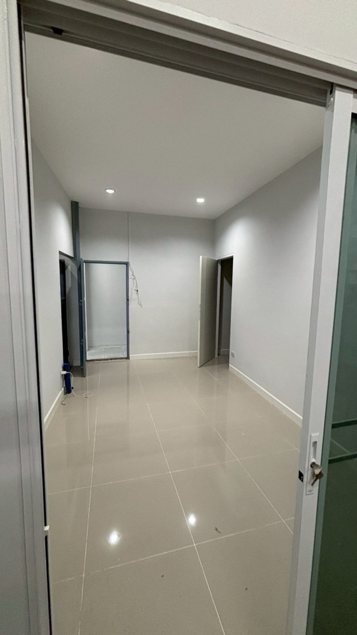 โกดังวงเวียนใหญ่ เจริญนคร : ขาย / เช่า โกดังใหม่พร้อมออฟฟิศ ใกล้ ICONSIAM เพียง 2 กม. | คลังสินค้าใจกลางกรุงเทพ | เหมาะธุรกิจออนไลน์–โลจิสติกส์–สต๊อกสินค้า