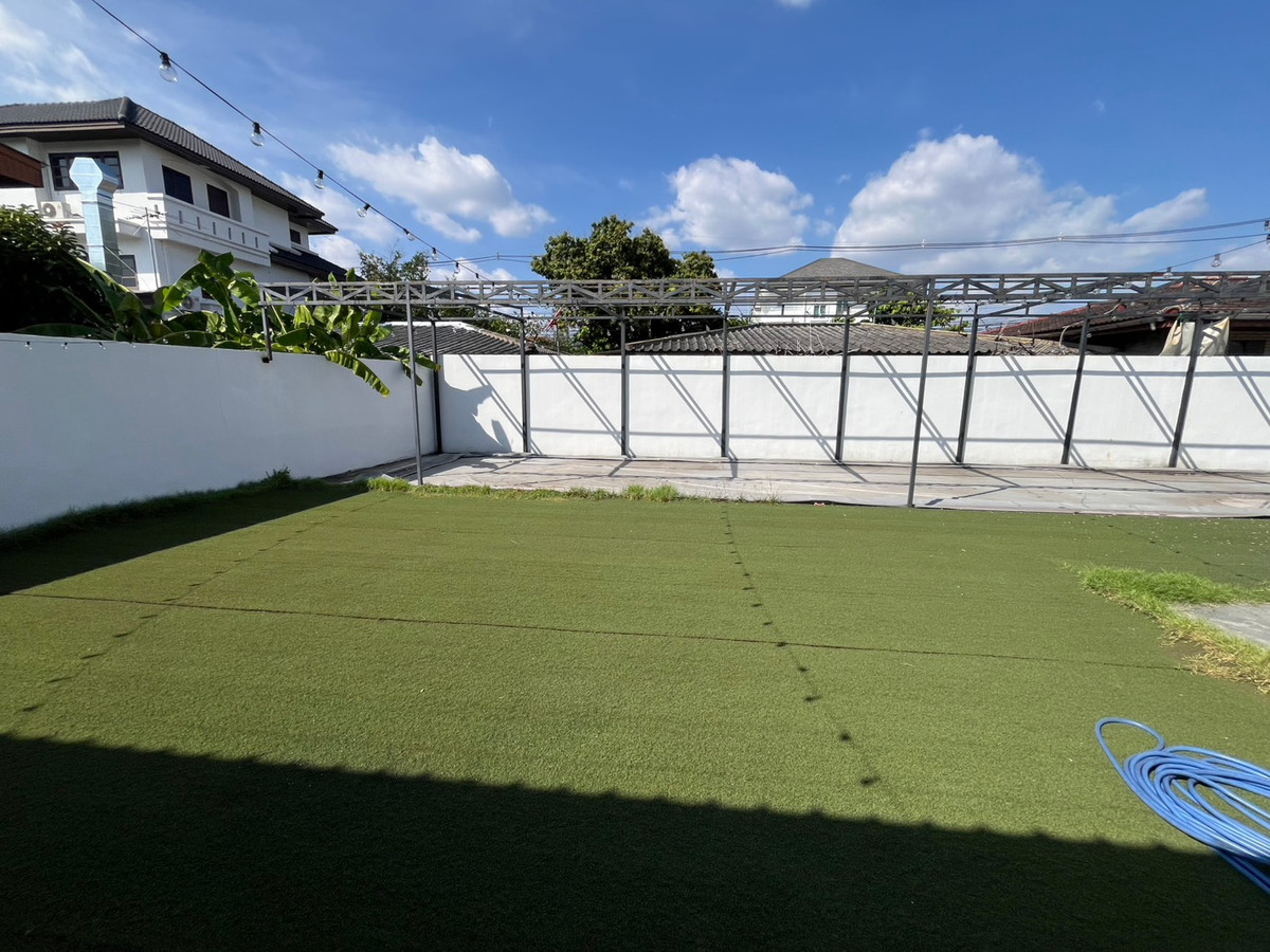 For LeaseholdLandChokchai 4, Ladprao 71, Ladprao 48, : ✨ Business for sale: “Cafe + Skimboard area”, prime location, Chokchai 4, Soi 54, Intersection 2, lease only 350,000 baht (negotiable), rent 25,000 baht/month, area 72 square wah – very suitable for a lifestyle business.