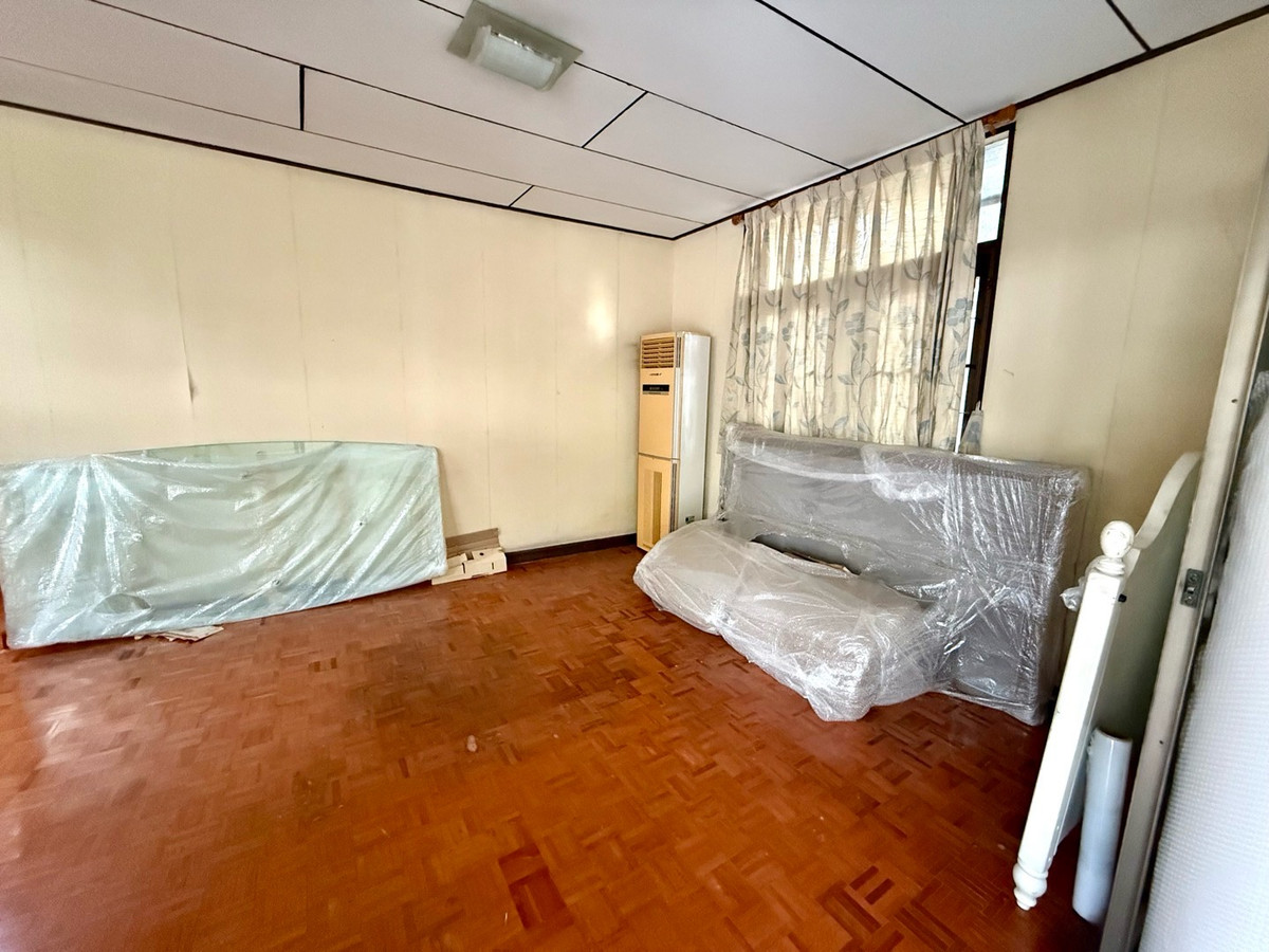 ให้เช่าบ้านสุขุมวิท อโศก ทองหล่อ : RENT บ้านเดี่ยวซอยสุขุมวิท 26  5 นอน 4 น้ำ สงบ ปลอดภัย จอดรถ 2-3 คัน 