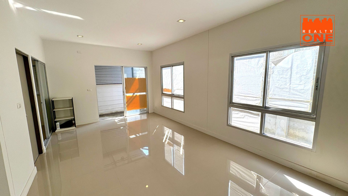 ขายทาวน์โฮมนวมินทร์ รามอินทรา : ขายทาวน์เฮาส์ 3 ชั้น หลังมุม สัมมากร อเวนิว รามอินทรา-วงแหวน บ้านใหม่ไม่เคยอยู่