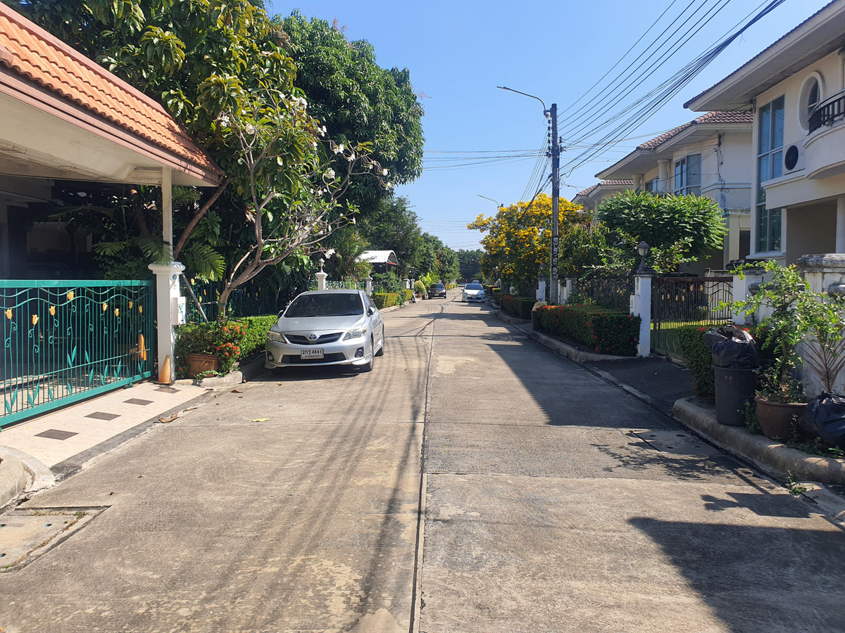 ขายบ้านพระราม 5 ราชพฤกษ์ บางกรวย : บ้านเดี่ยวหลังมุม บ้านมือสองนนทบุรี ม.ศุภาลัยการ์เด้นวิลล์ วงแหวนปิ่นเกล้า-พระราม5 เนื้อที่ 59 ตร.ว. ภายในกว้างขวาง ต่อเติมครบพร้อมอยู่ เดินทางสะดวก ใกล้เซ็นทรัลเวสต์เกต, Plus Mall บางใหญ่