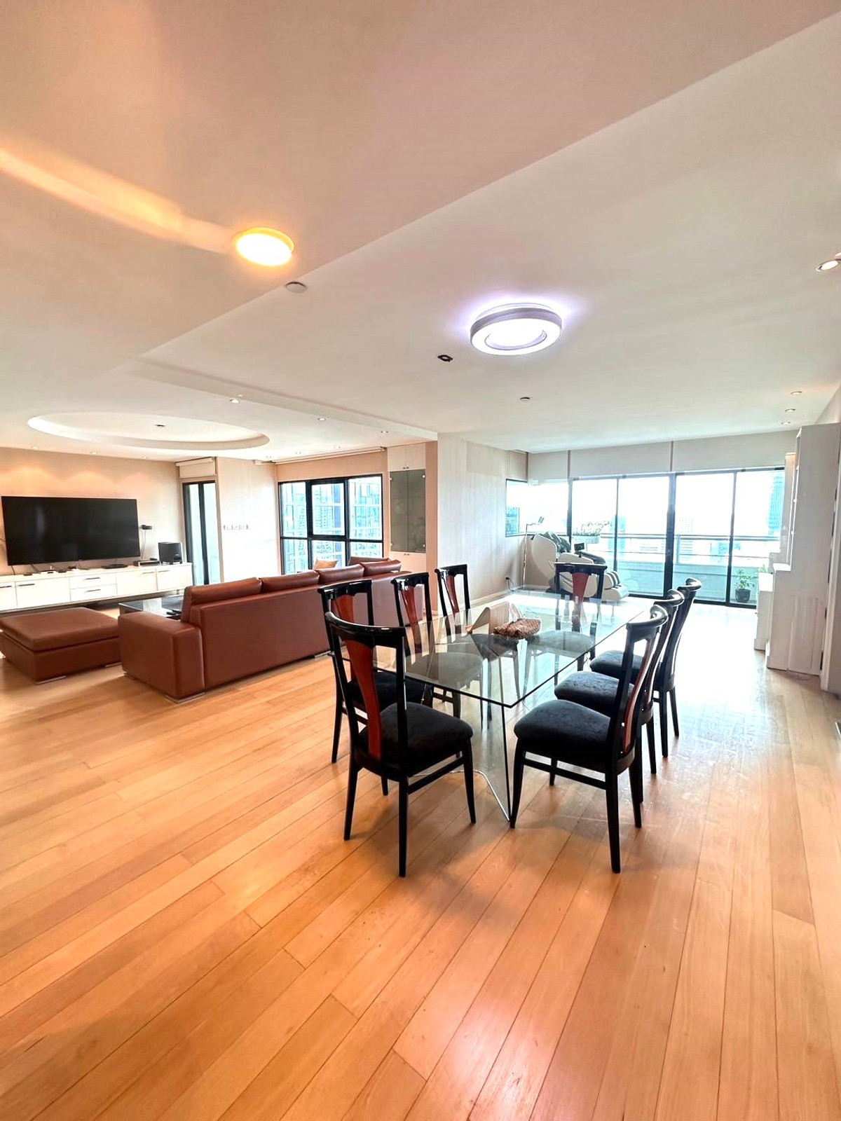 ให้เช่าคอนโดสาทร นราธิวาส : เช่า/ขาย Sathorn Garden Condo (200sqm, 3B3B, ชั้น37)  MRTลุมพินีและBTSศาลาแดง