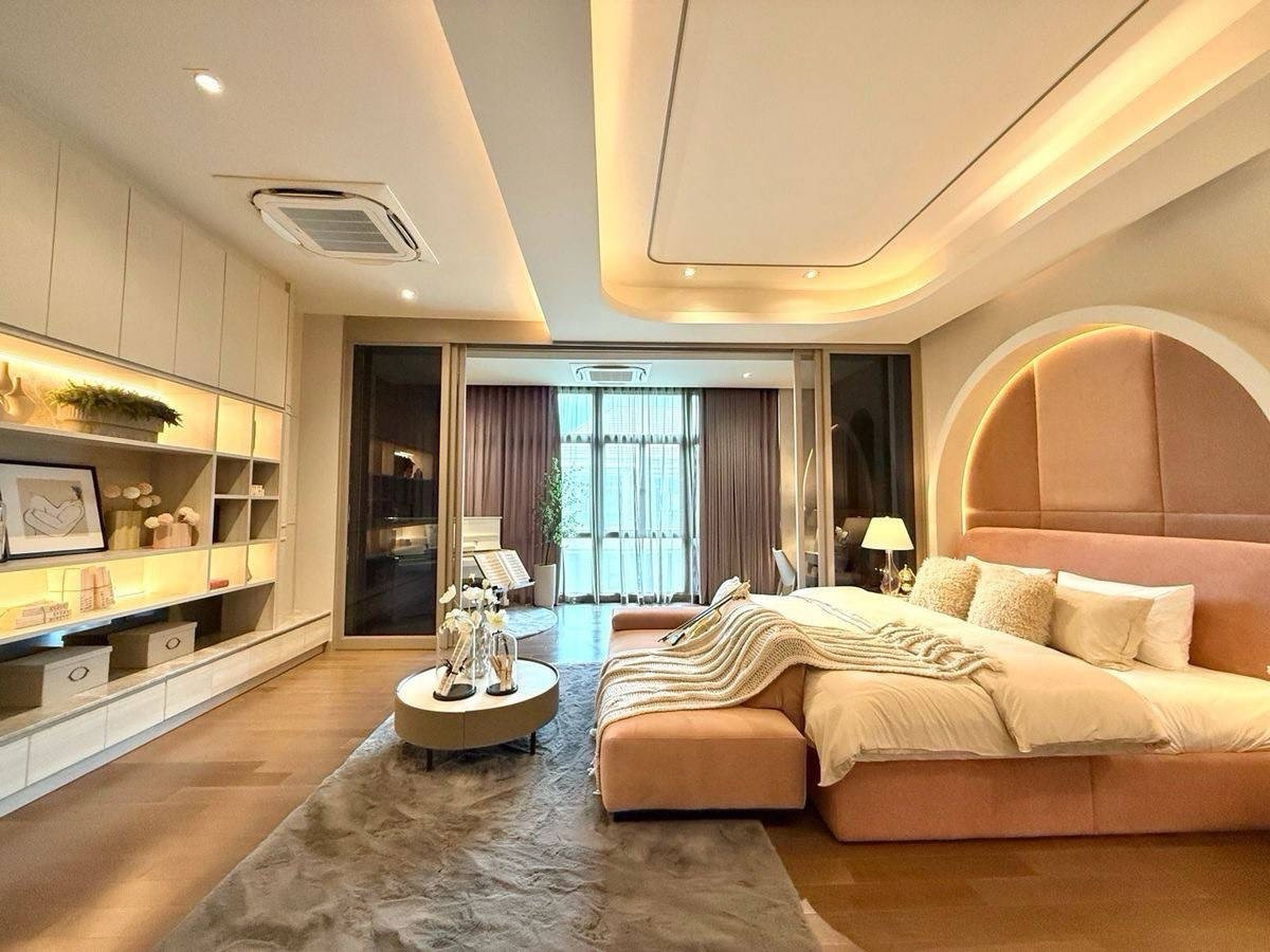 For SaleHousePinklao, Charansanitwong : 💎💎Sample house for sale (Show House) Grand Bangkok Boulervard Boromarajonani size 676 Sq.m 5 bed 6 bath price 91,000,000 M. Contact 086-795-9997 (Jimmy)
