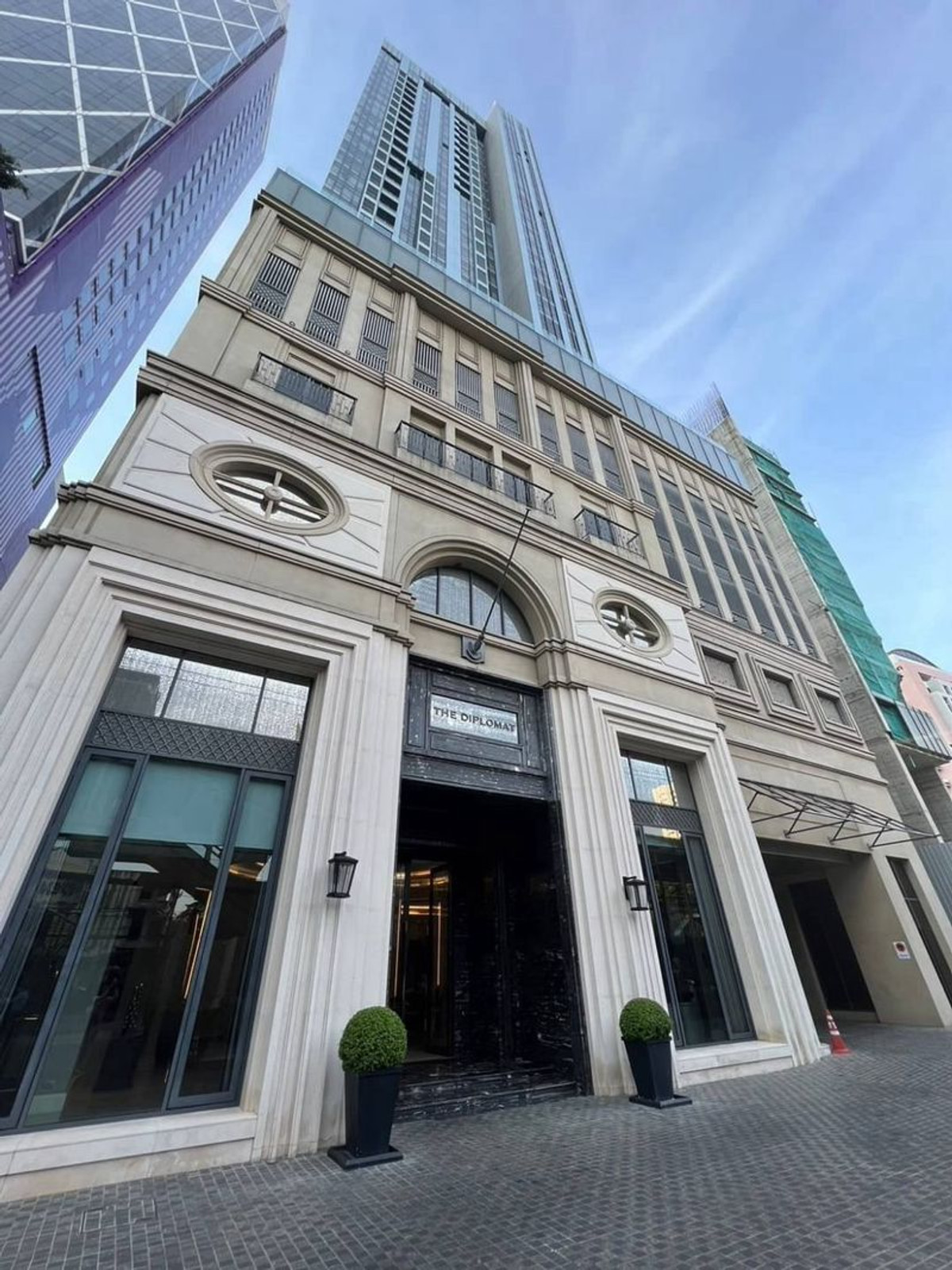 ให้เช่าคอนโดสาทร นราธิวาส : ให้เช่าคอนโดเดอะ ดิโพลแมท สาธร ชั้น 23 75 ตร.ม. เฟอร์นิเจอร์ครบ ใกล้ไอคอนสยาม ติด BTS สุรศักดิ์