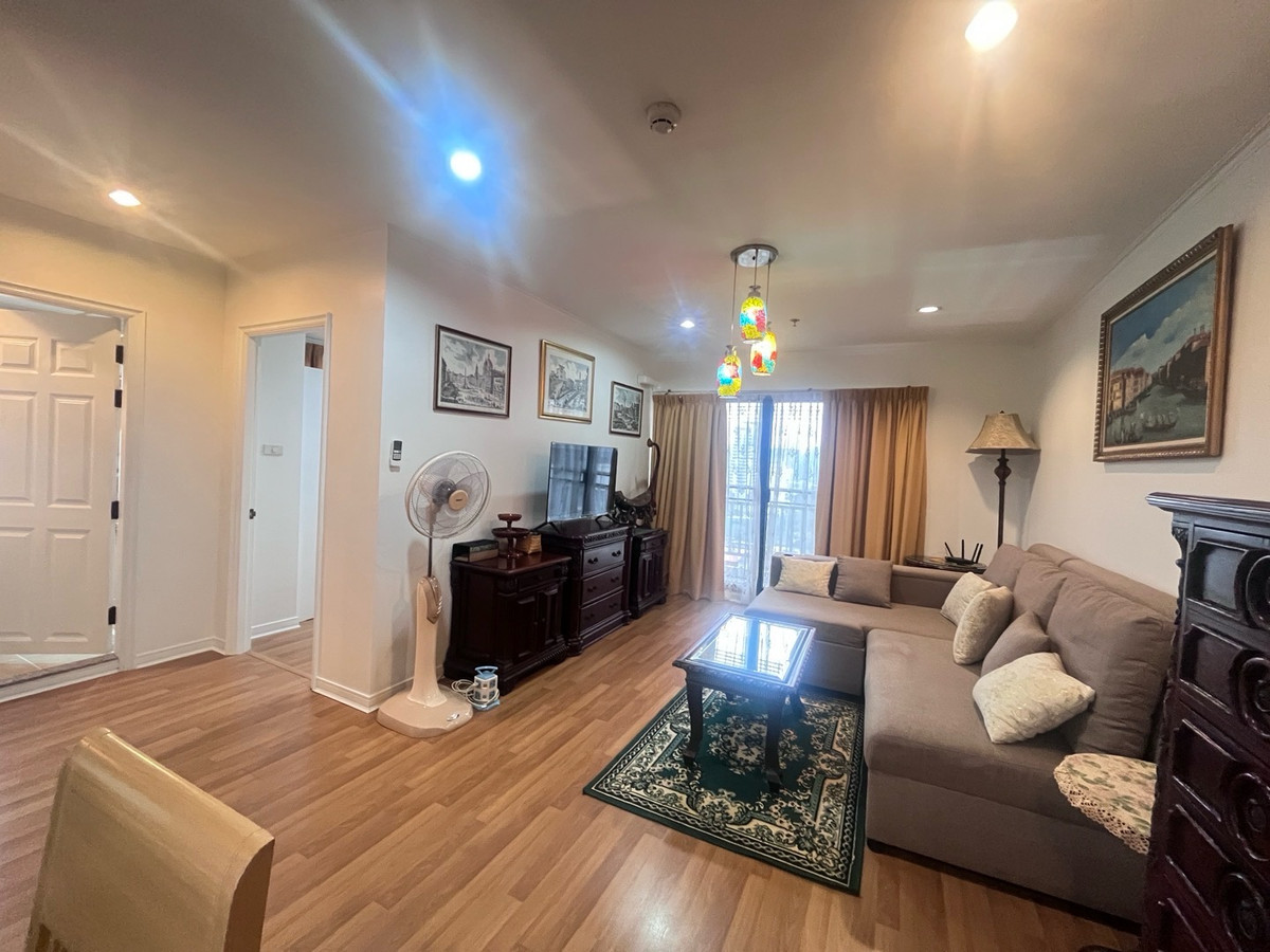 For RentCondoSapankwai,Jatujak : Lumpini Place Phahon Saphan Khwai, 90 sq m, parking for 2 cars.