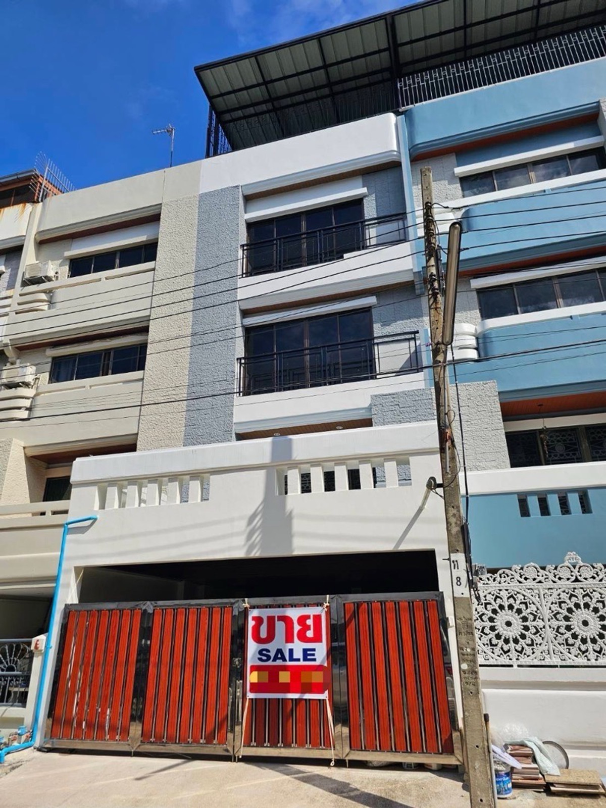 ขายโฮมออฟฟิศบางแค เพชรเกษม : ทาวน์โฮม 4 ชั้น มีดาดฟ้า รีโนเวทใหม่กริป
27.5 ตารางวา เพชรเกษม 86 
