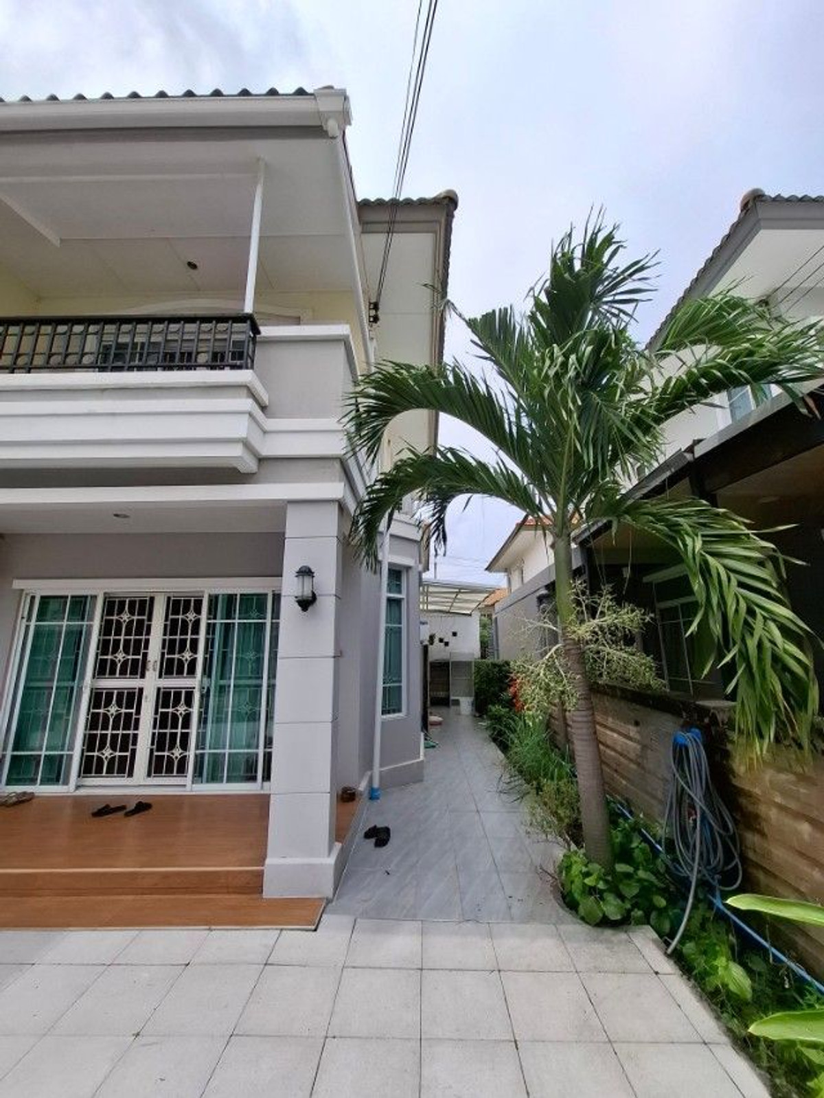 For SaleHouseLadkrabang, Suwannaphum Airport : 70 sq m, 3 bedrooms, 3 bathrooms, 2-story detached house, Passorn Prestige On Nut.