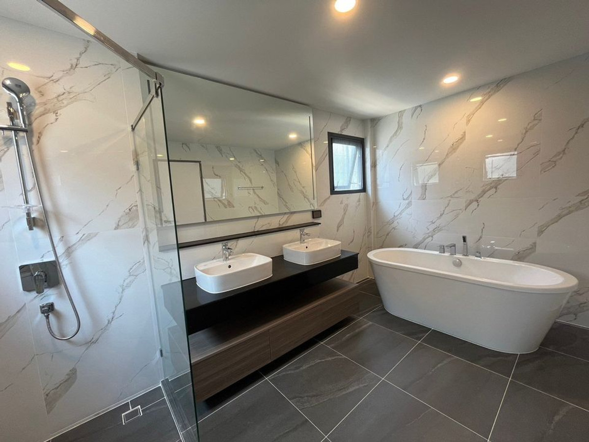 บ้านบางนา แบริ่ง ลาซาล : SALE/RENT The City บางนา บ้านใหญ่ Size XXL 5 ห้องนอน ใกล้ MEGA บางนา