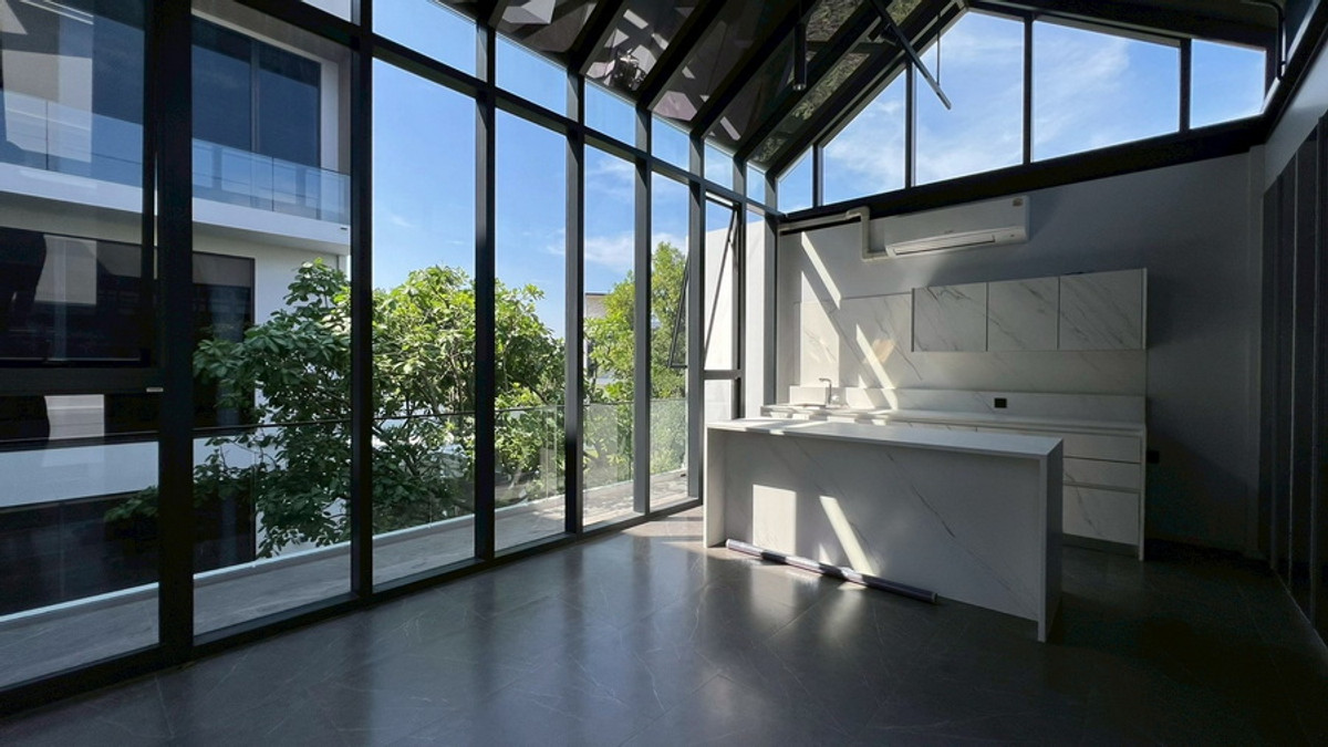 ให้เช่าบ้านลาดกระบัง สุวรรณภูมิ :  Luxury Pool Villa for Rent or Sale at VIVE Krungthep Kreetha